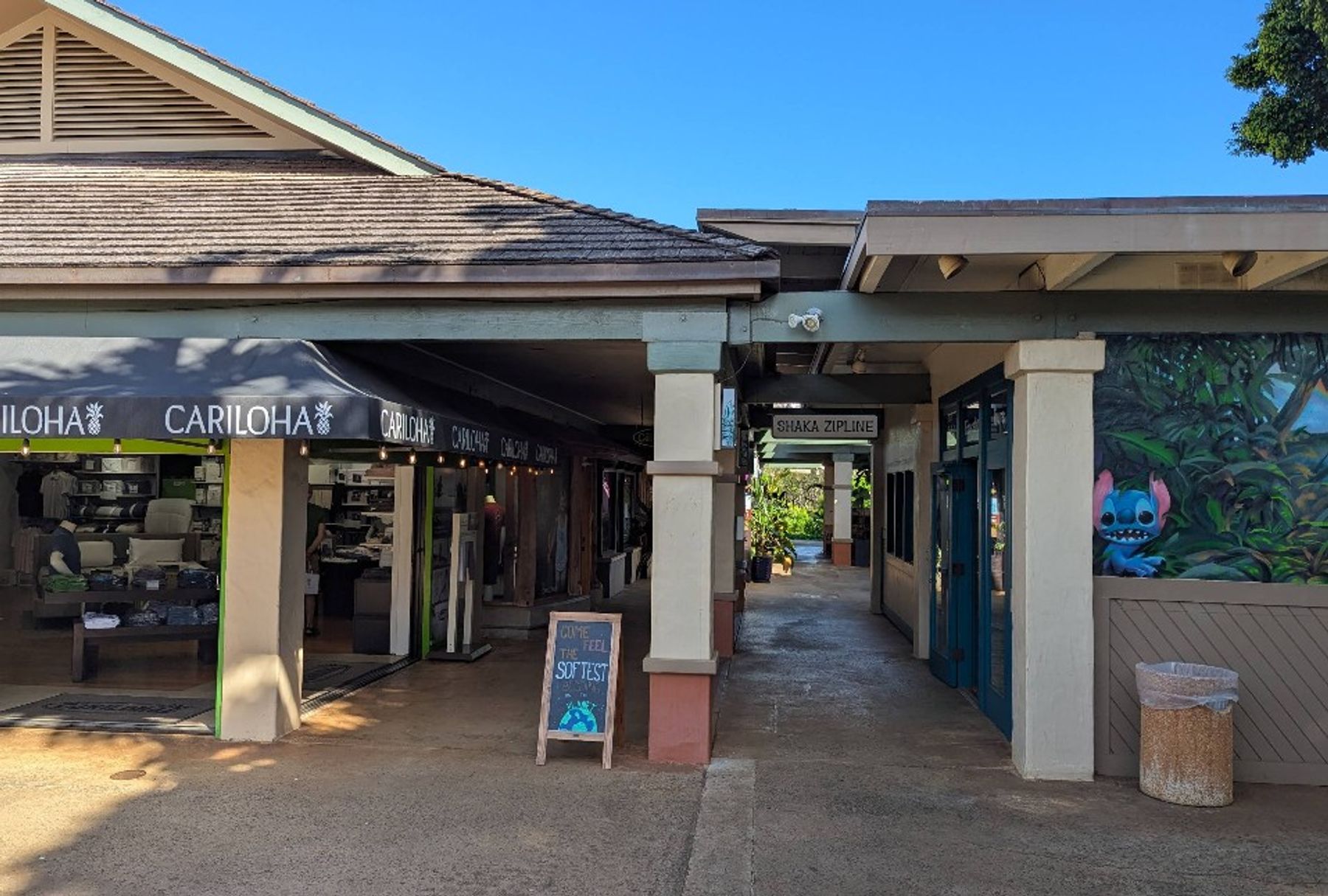 Poipu Shopping Village in Poʻipū, Kaua‘i