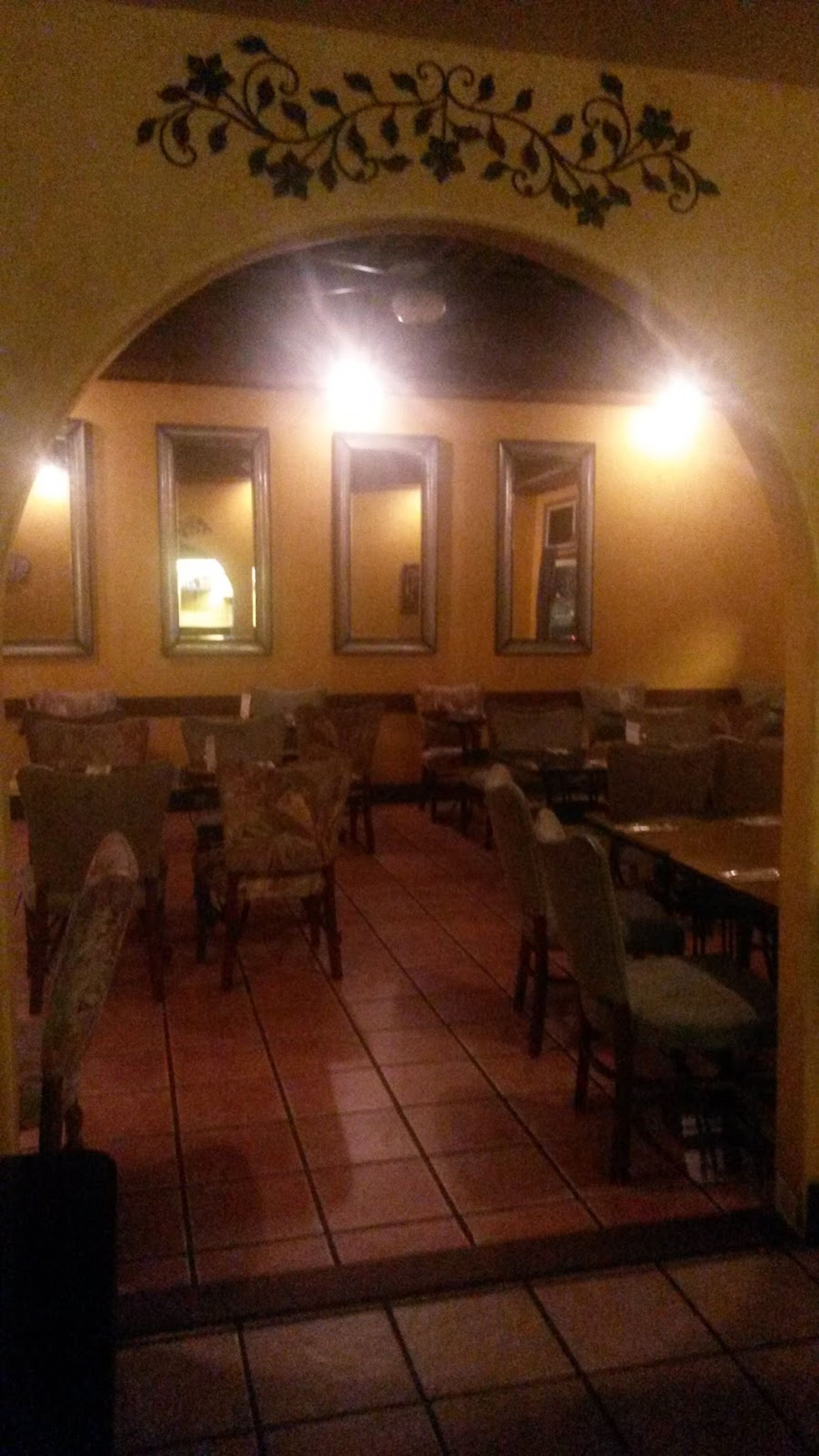 Photo 2 of Dom De Luca's Restaurant in Waimea, Big Island
