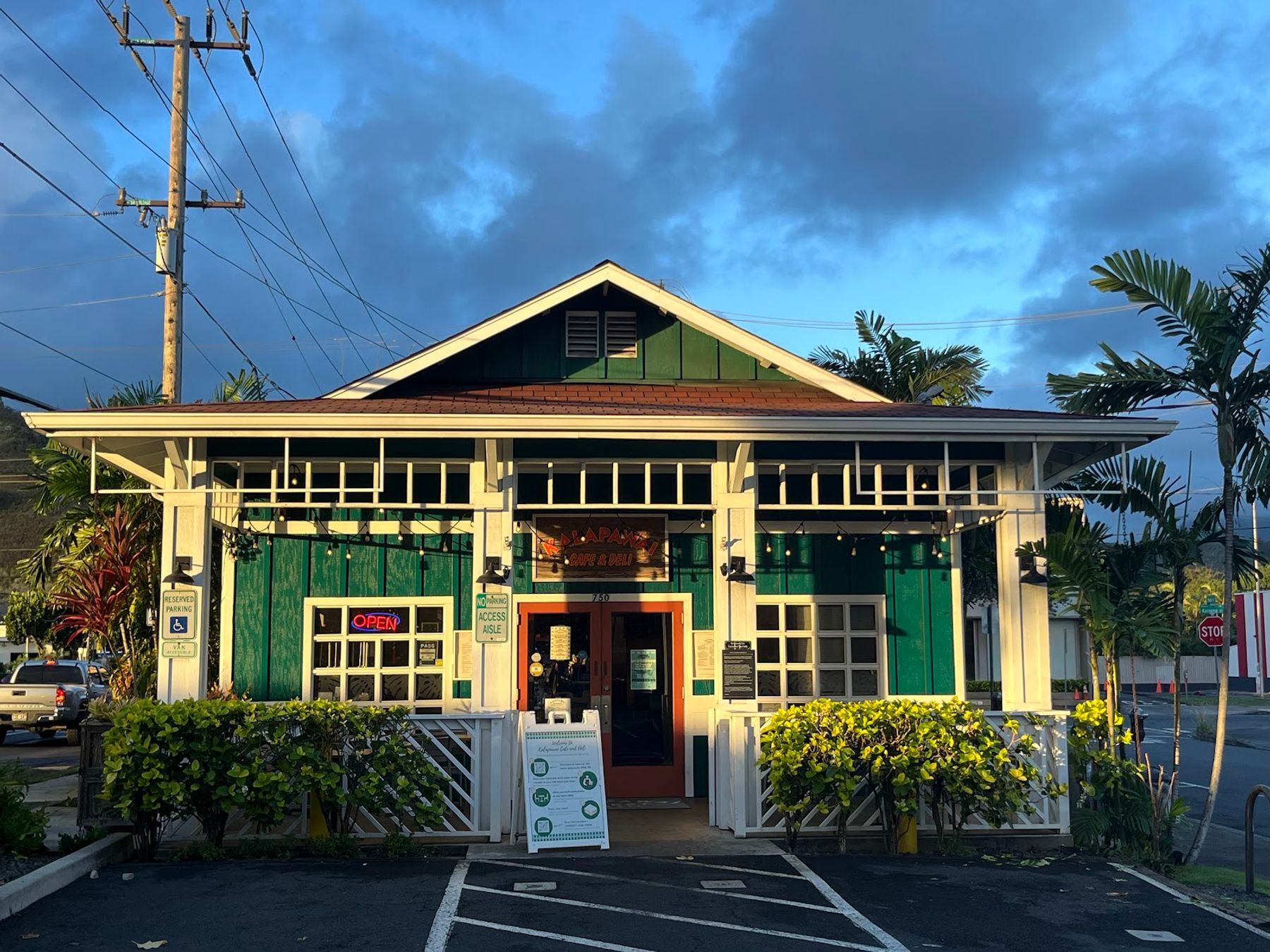 Photo 3 of Kalapawai Cafe & Deli in Kailua & Lanikai, Oahu