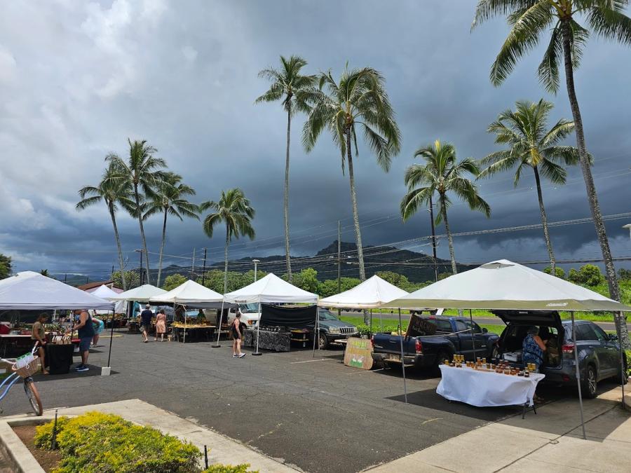 Coconut Marketplace Farmers Market in Kapaʻa, Kaua‘i
