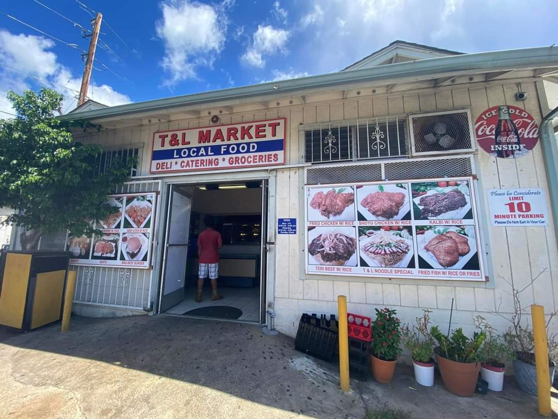 Photo 1 of T & L Market in Pearl Harbor & ʻAiea, Oahu