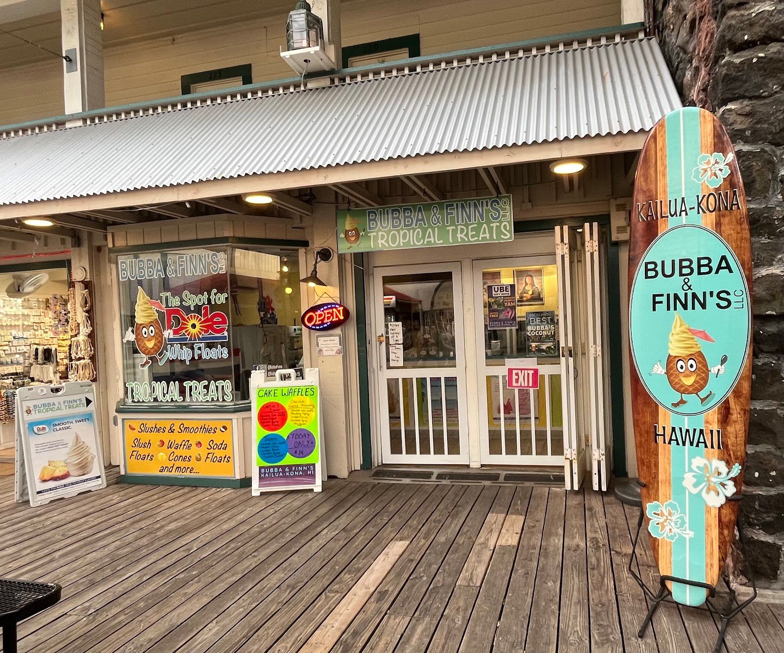 Photo 1 of Bubba & Finn's in Kailua-Kona, Big Island