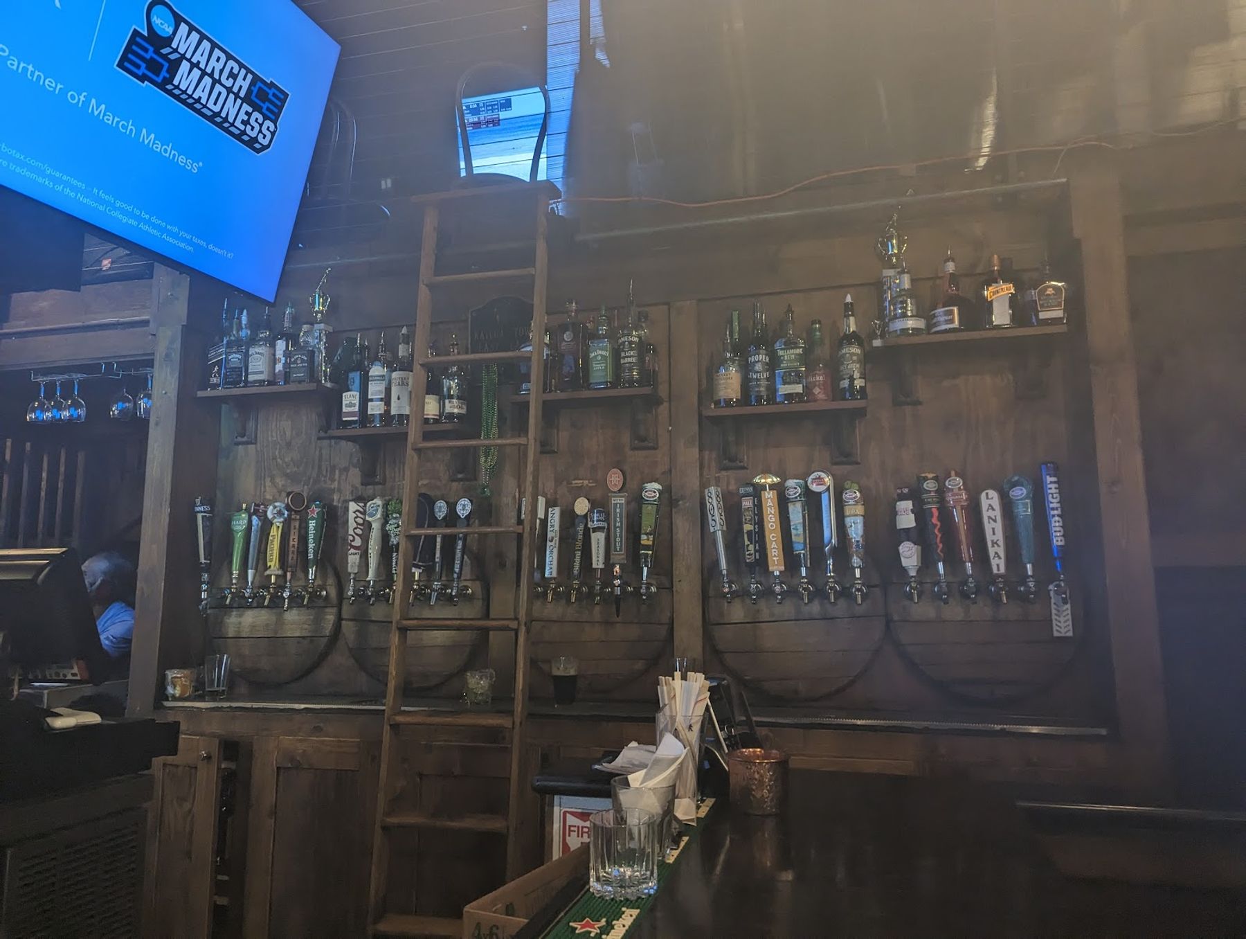 Photo 8 of Kailua Town Pub and Grill in Kailua & Lanikai, Oahu
