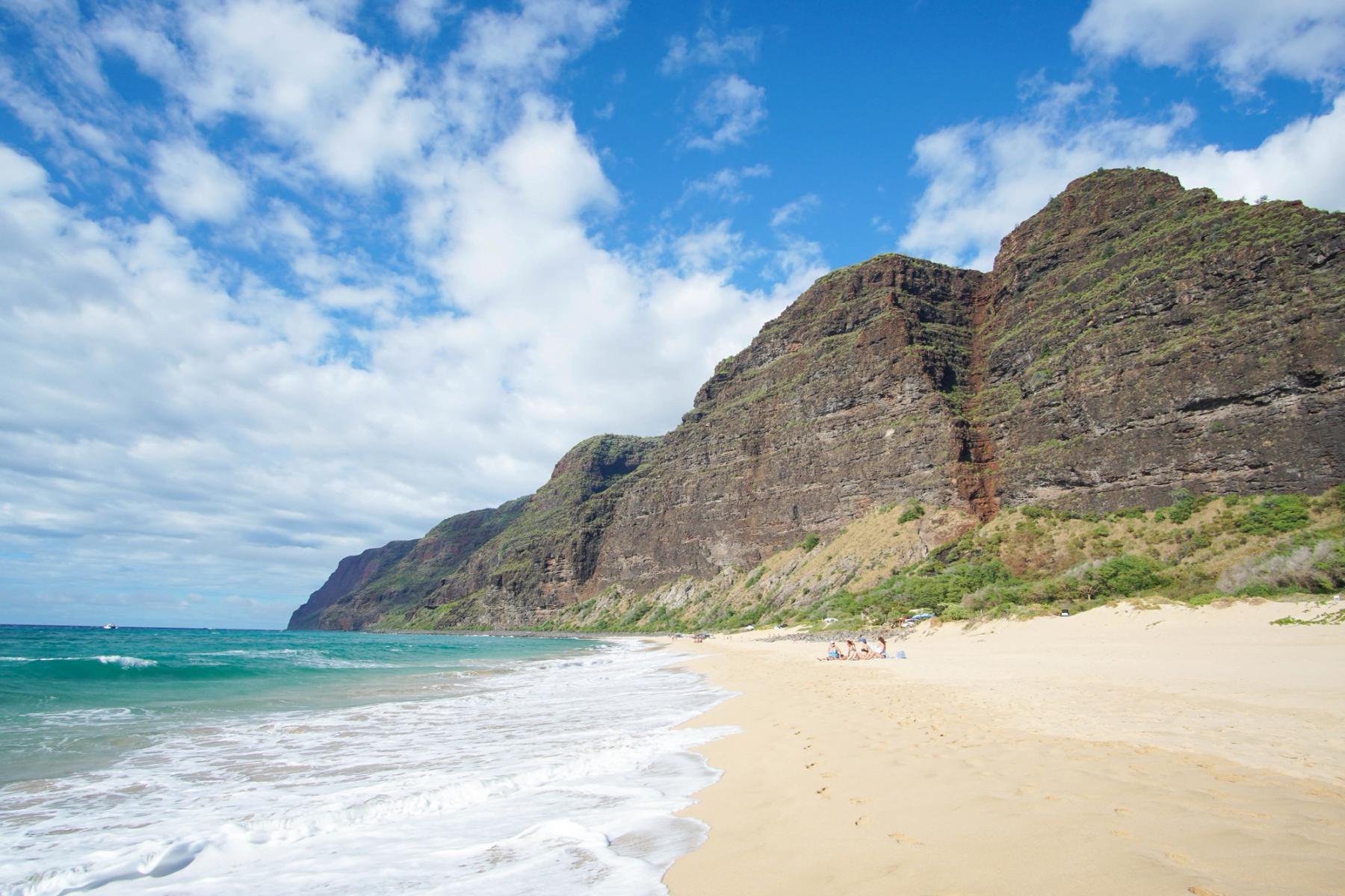 Polihale Beach looking north towards Na Pali