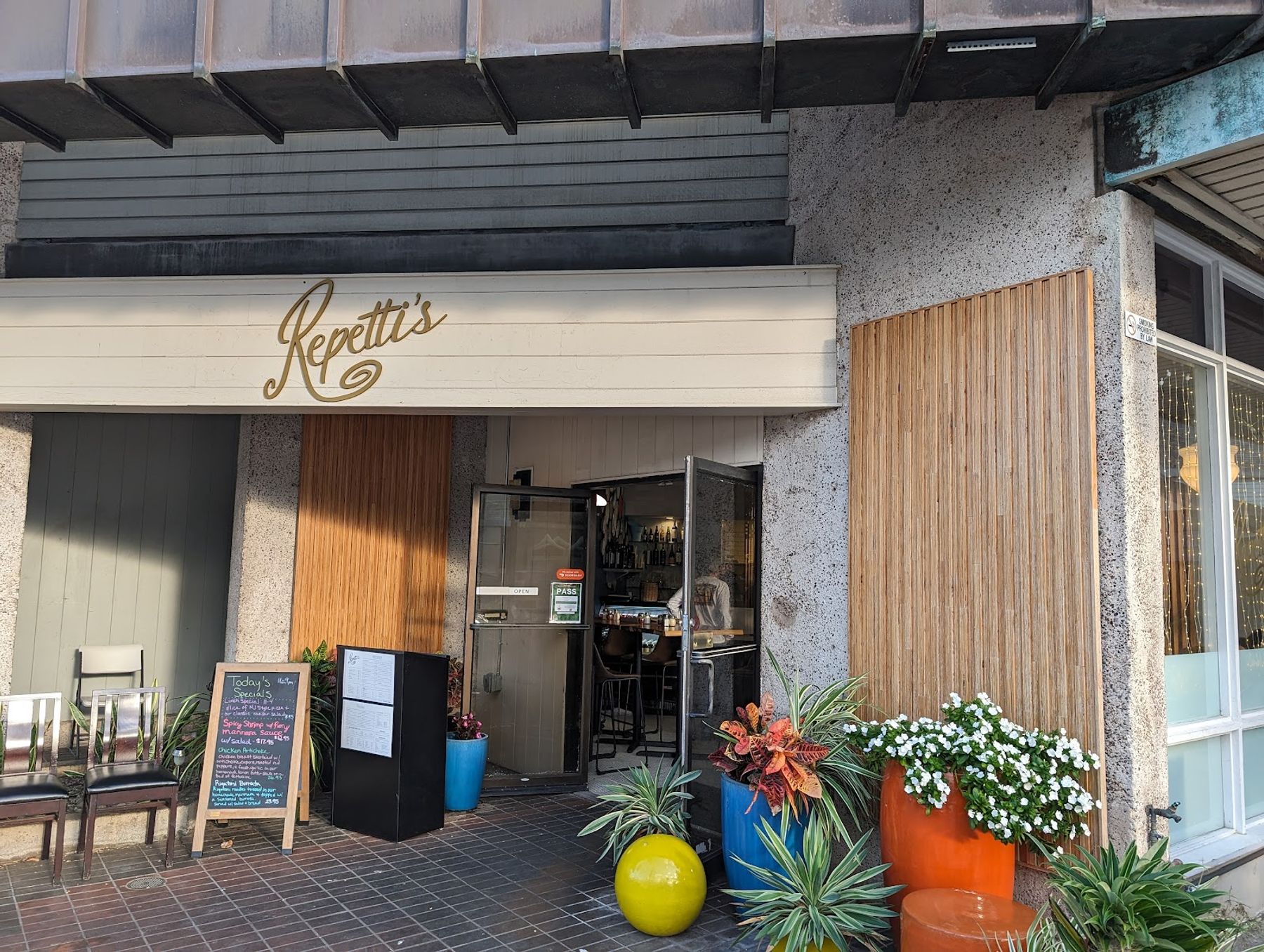 Photo 1 of Repetti's Pizza and Provisions in Hawaiʻi Kai & East Honolulu, Oahu