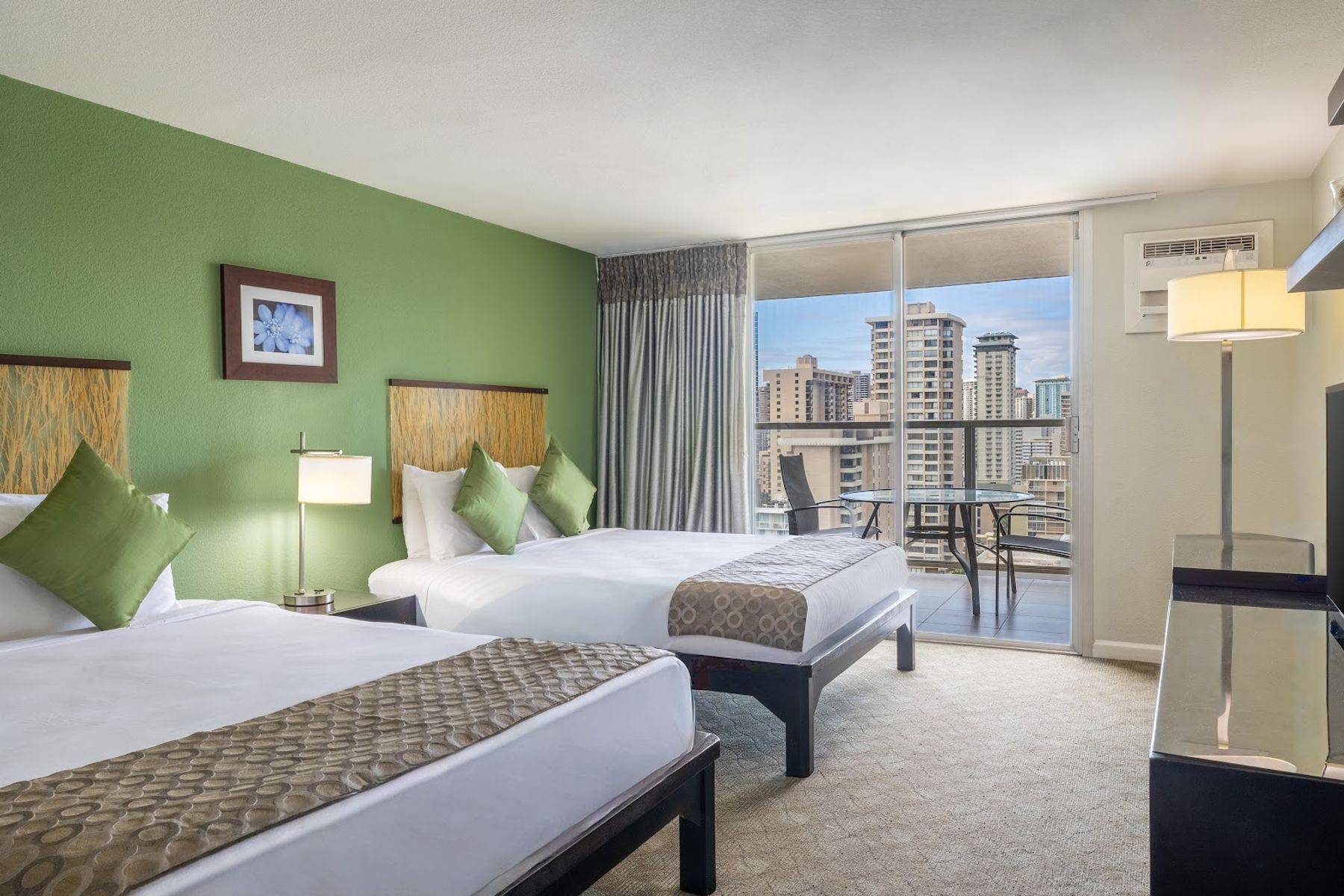 Photo 2 of Skyline Hotel at Island Colony in Waikīkī, Oahu