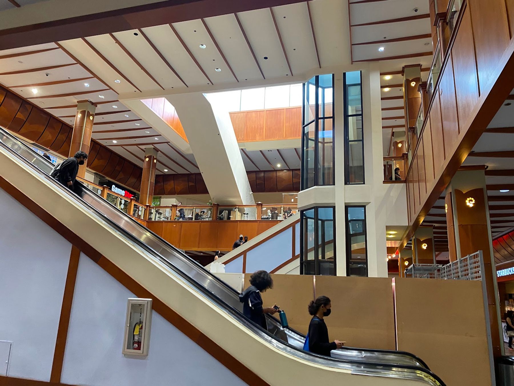 Photo 2 of Pearlridge Center in Pearl Harbor & ʻAiea, Oahu