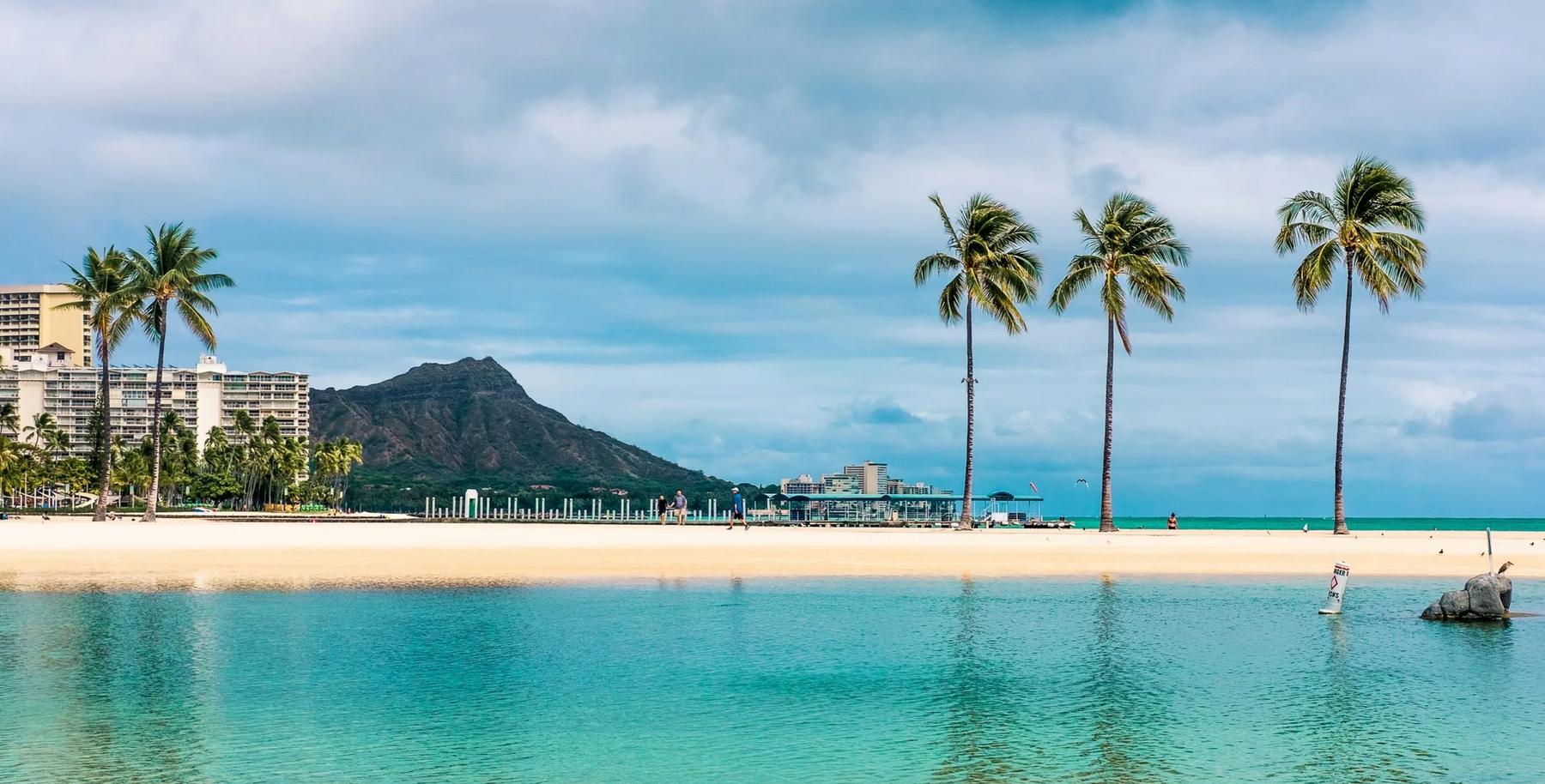 looking across the lagoon to Diamond Head