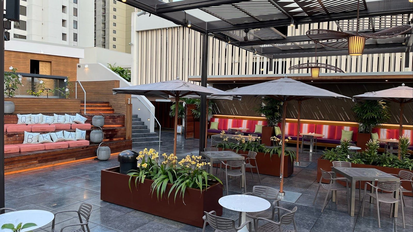 Photo 1 of Queensbreak Restaurant in Waikīkī, Oahu