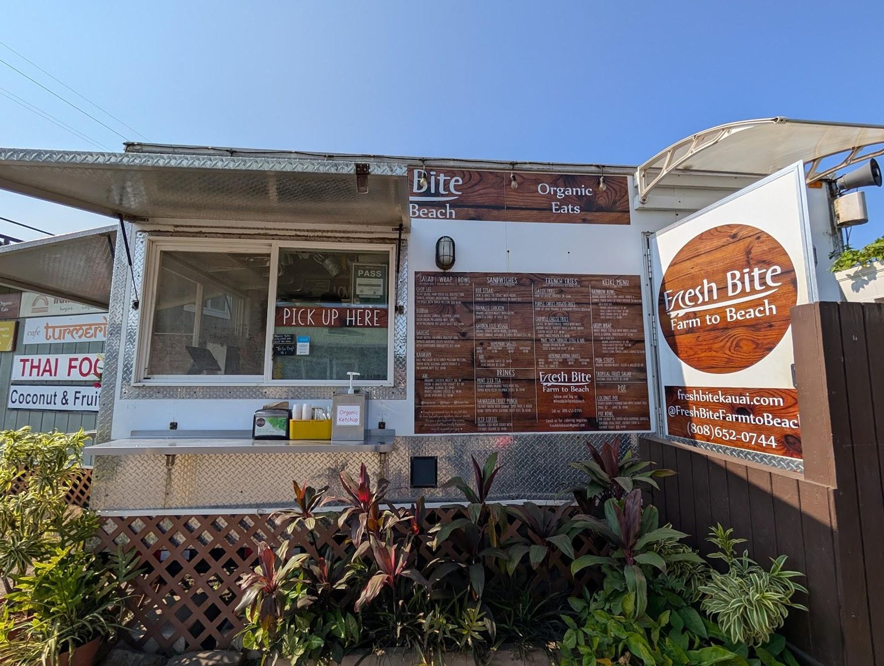 Fresh Bite Farm To Beach restaurant in Hanalei, Kaua‘i