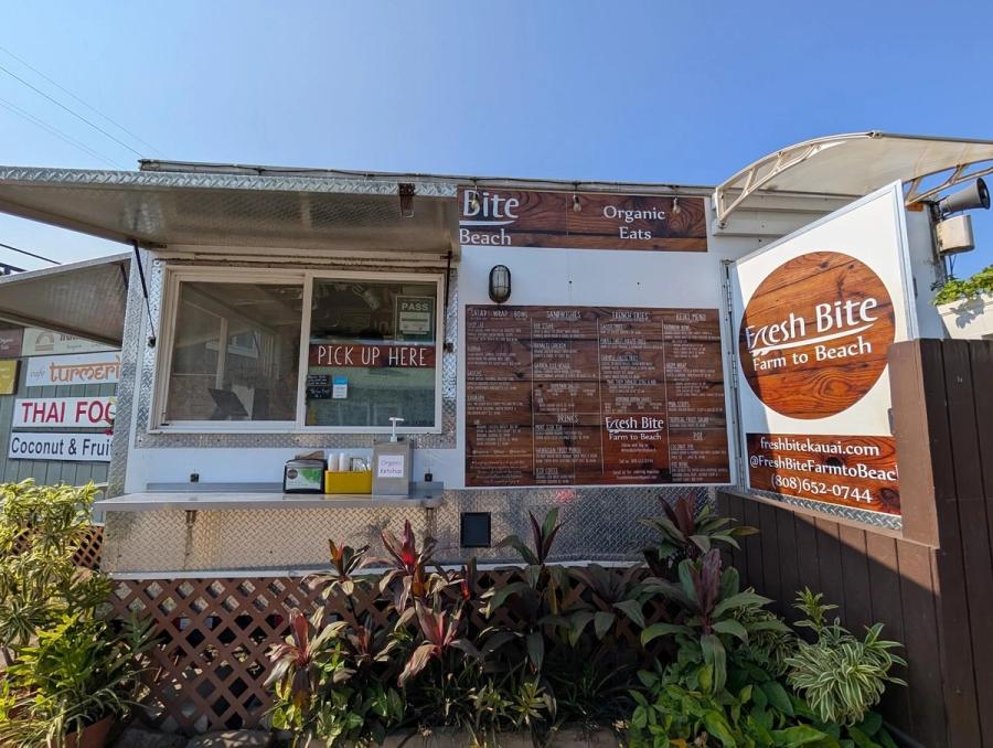 Fresh Bite Farm To Beach restaurant in Hanalei, Kaua‘i