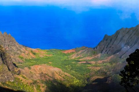 Stunning view of the Na Pali Coast from the Awa'awapuhi Trail