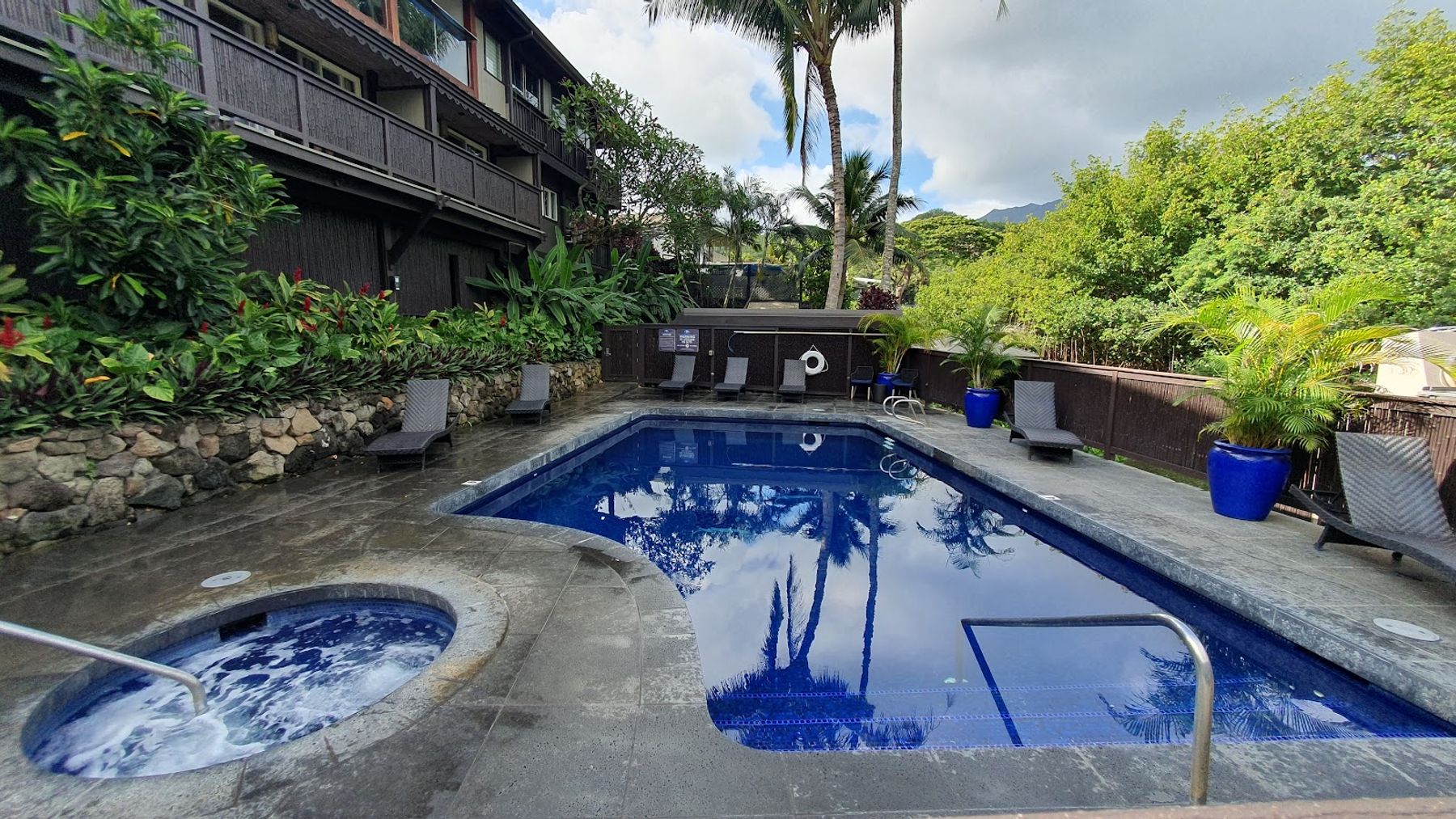 Photo 2 of Paradise Bay Resort in Kāneʻohe, Oahu