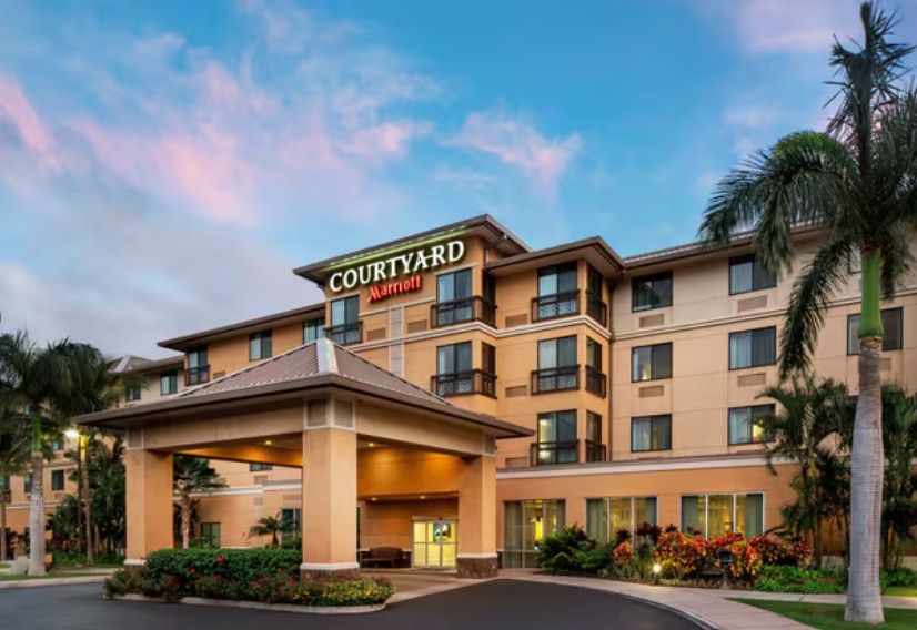 front entry of the Courtyard by Marriott