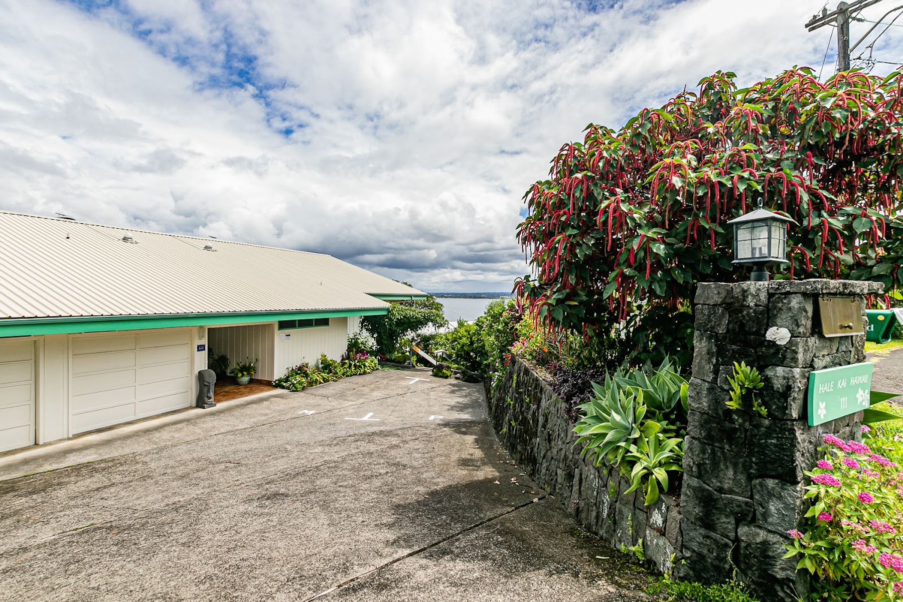 Photo 8 of Hale Kai Hawaii Suites - Oceanfront Hilo Lodging in Greater Hilo, Big-island
