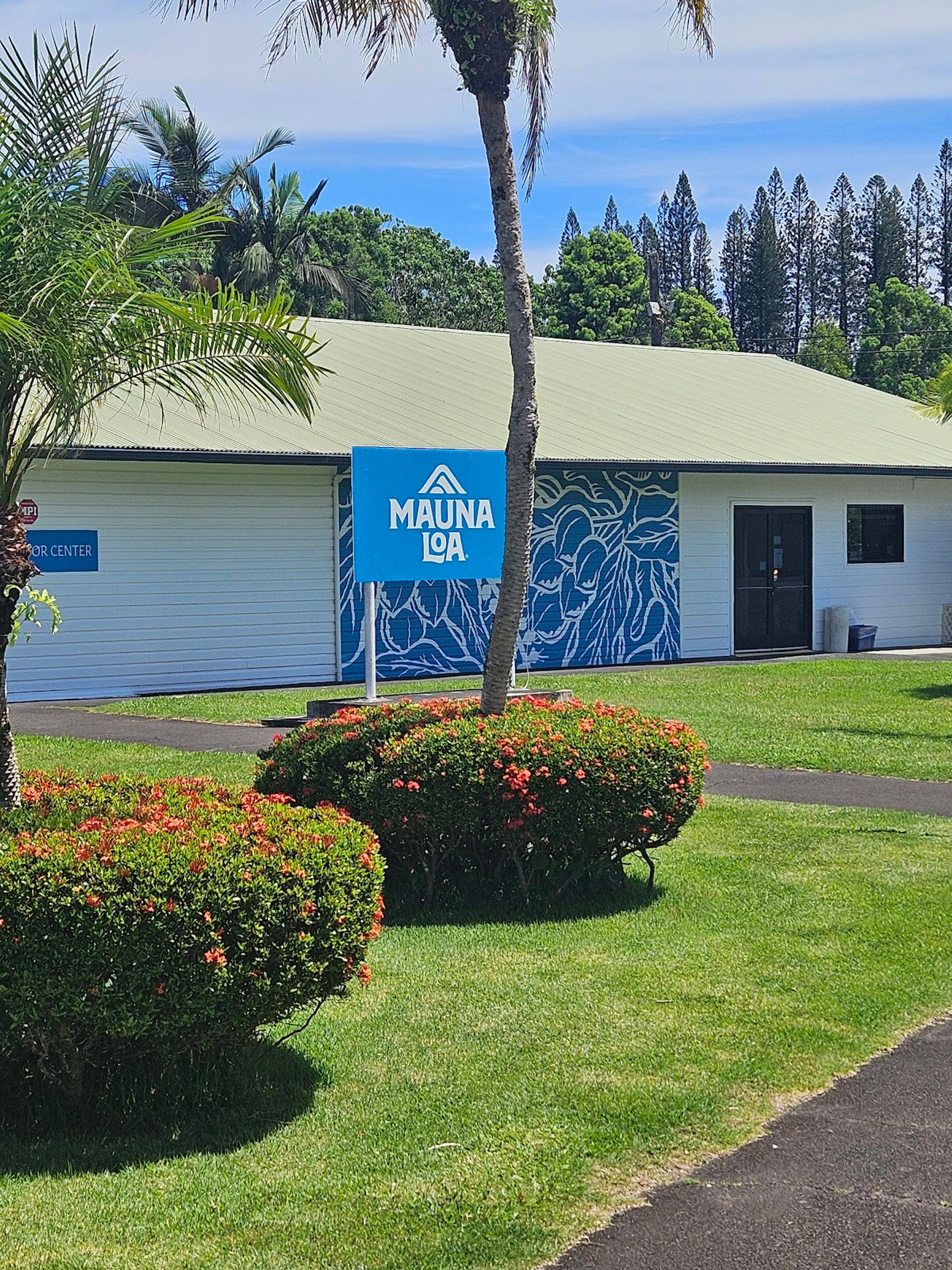 Photo 1 of Mauna Loa Macadamia Nut Visitor Center in Pāhoa, Big Island