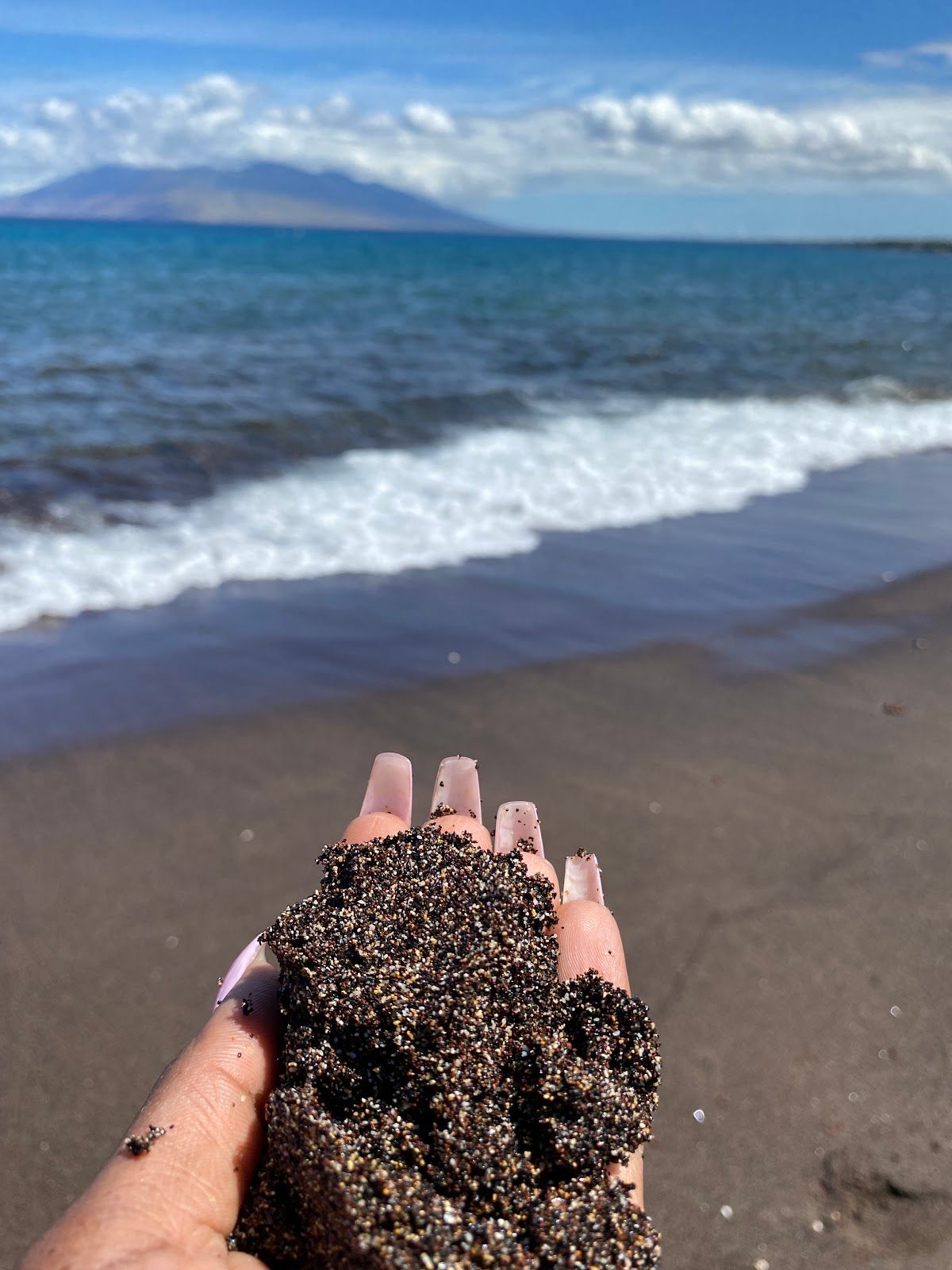 Photo 4 of Oneuli Beach in Mākena, Maui