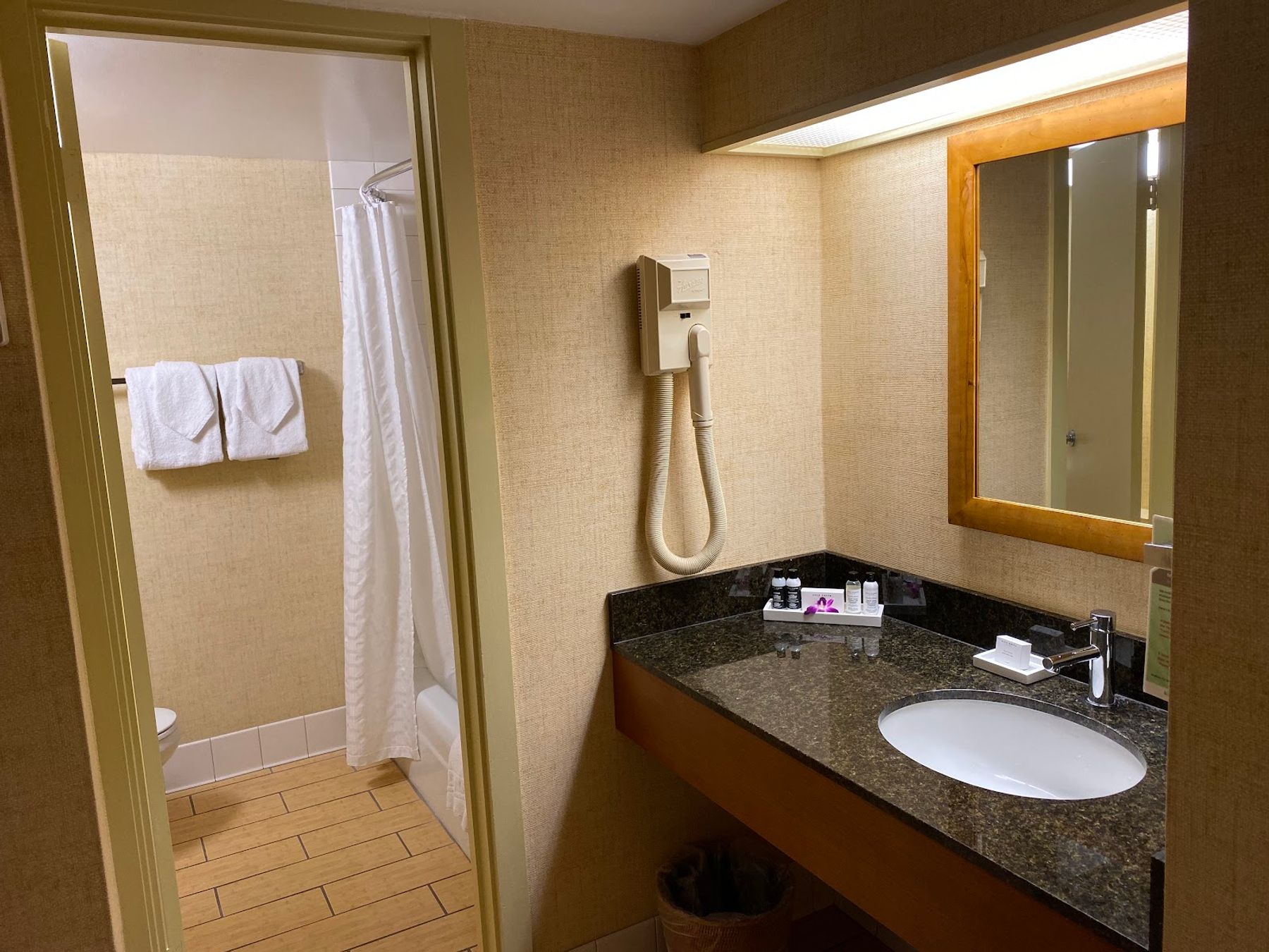 Photo 3 of Waikiki Resort Hotel in Waikīkī, Oahu
