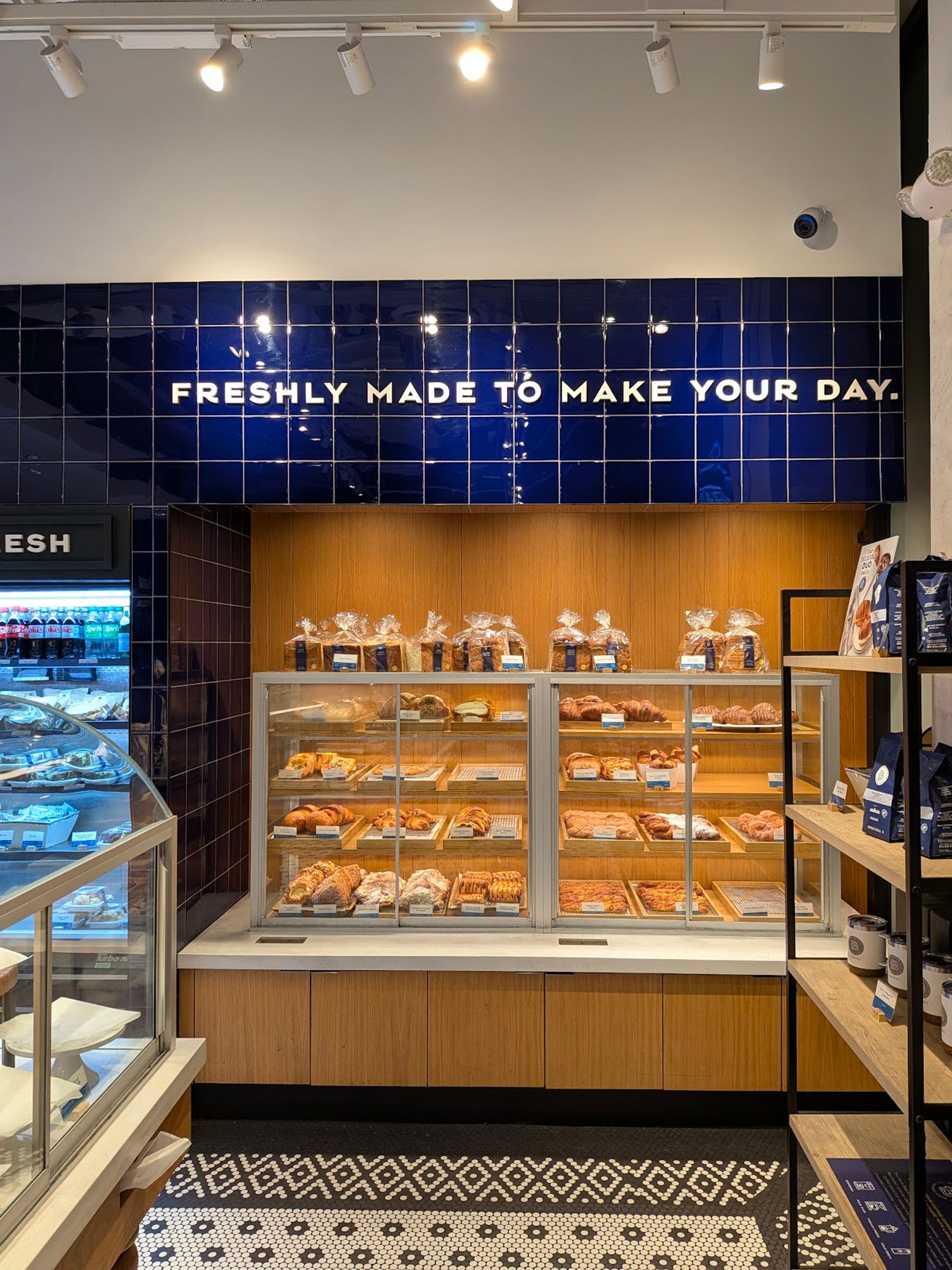 Photo 3 of Paris Baguette in Downtown, Chinatown & Kakaʻako, Oahu