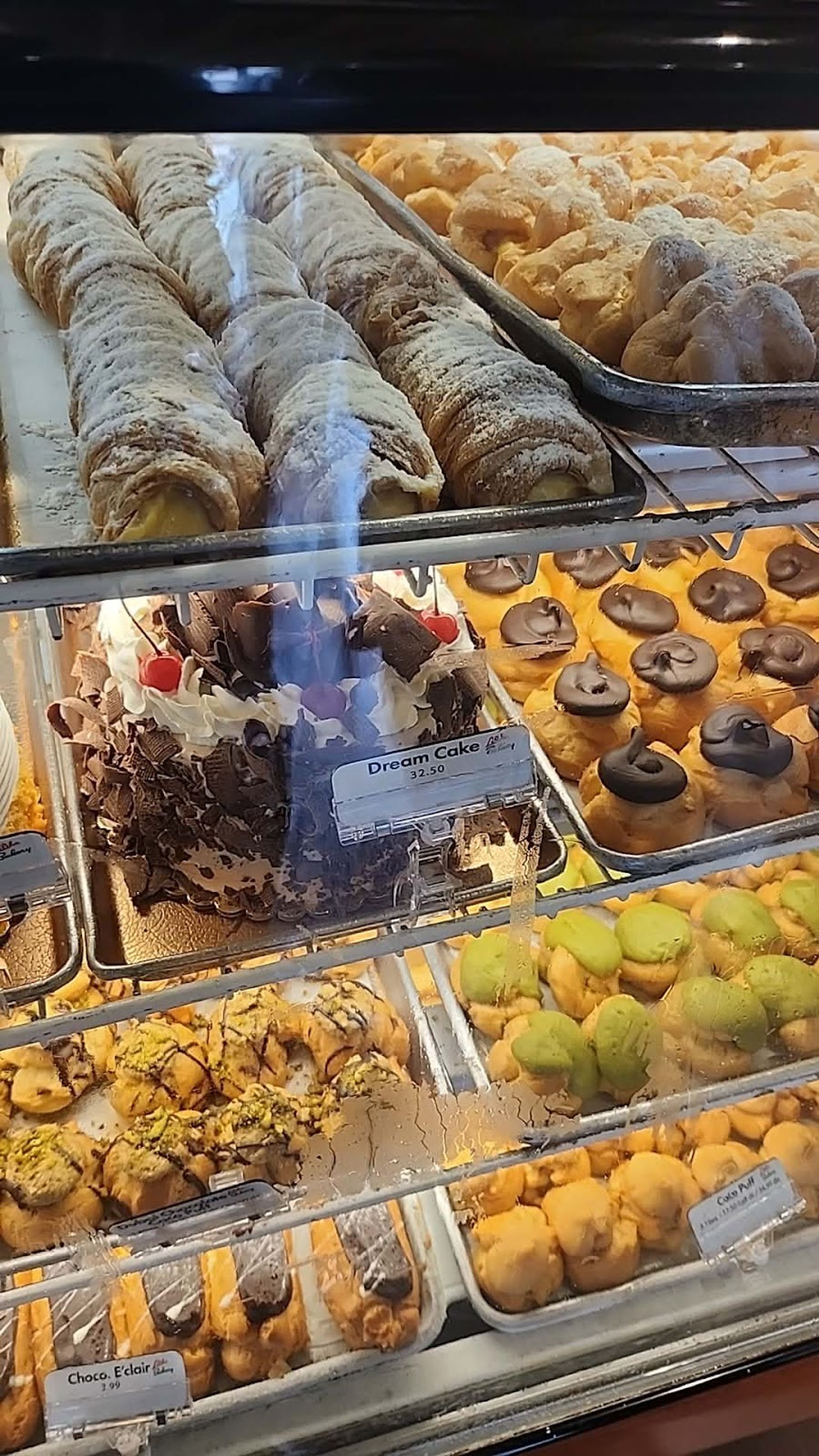 Photo 4 of Liliha Bakery in Mānoa, Makiki & Nuʻuanu, Oahu