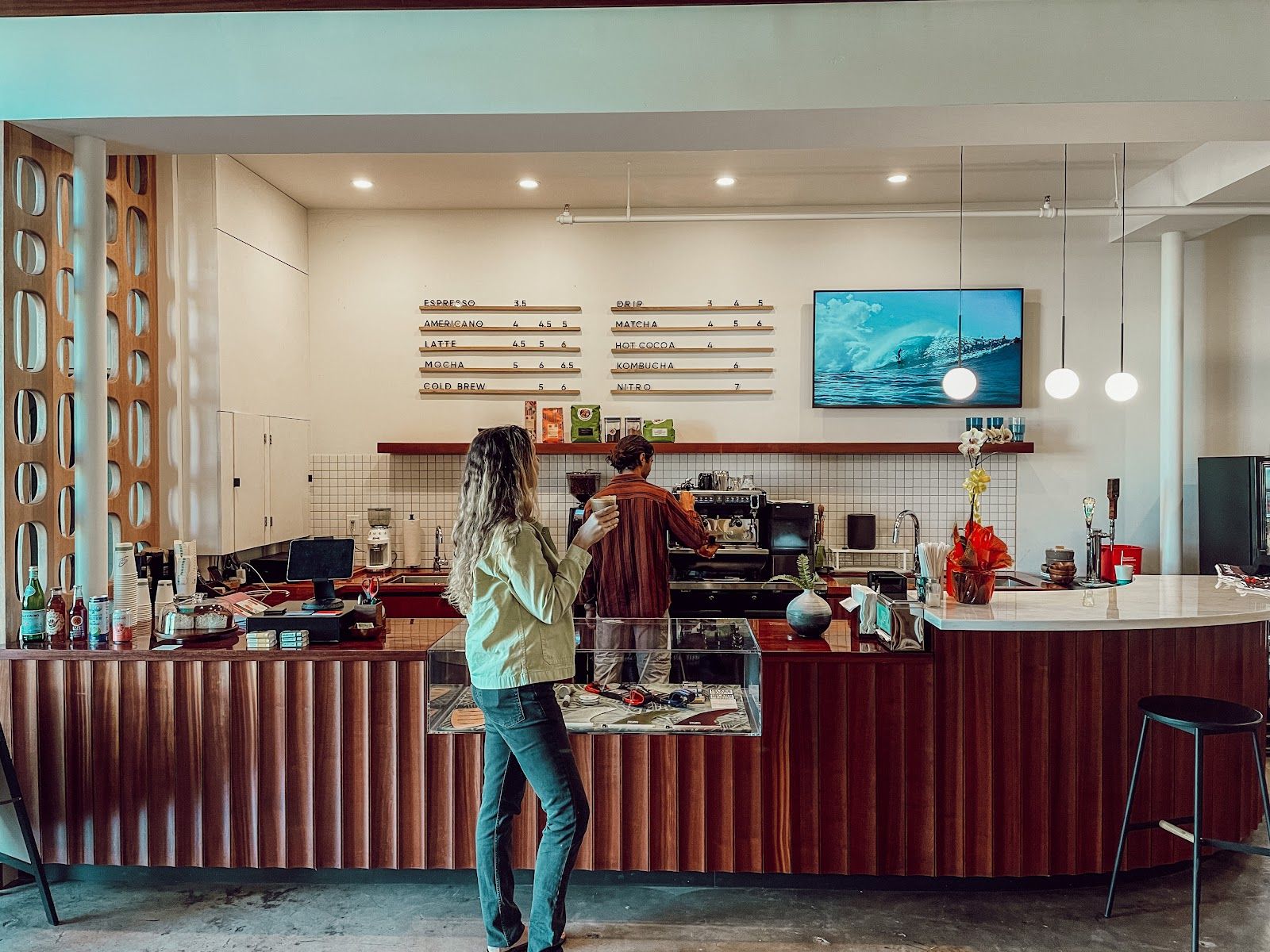 Photo 2 of Bizia Surf and Coffee Bar in Wahiawā, Oahu