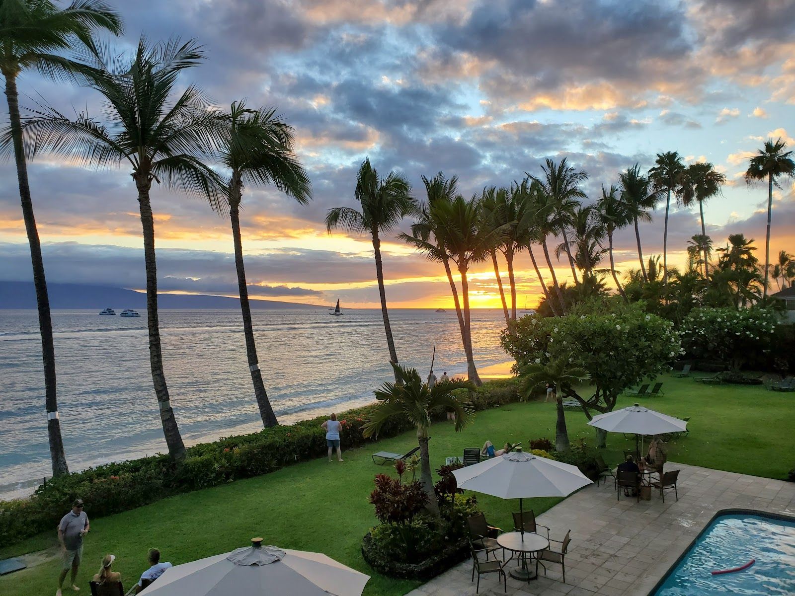 Photo 4 of Lahaina Shores Beach Resort in Lāhainā, Maui