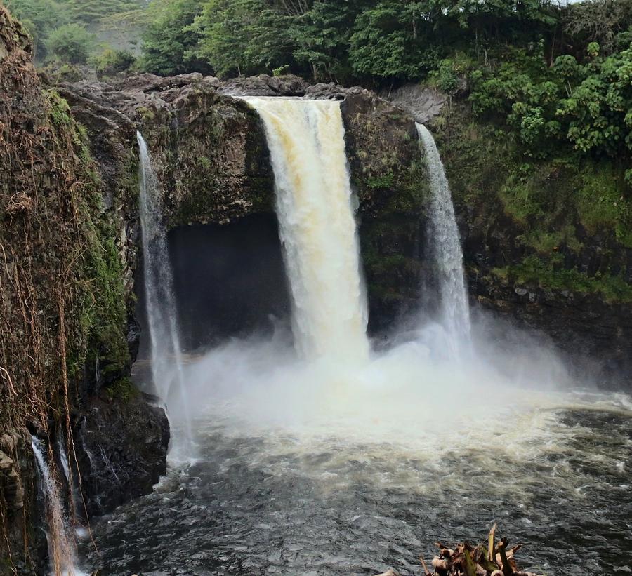 Rainbow Falls in Hilo