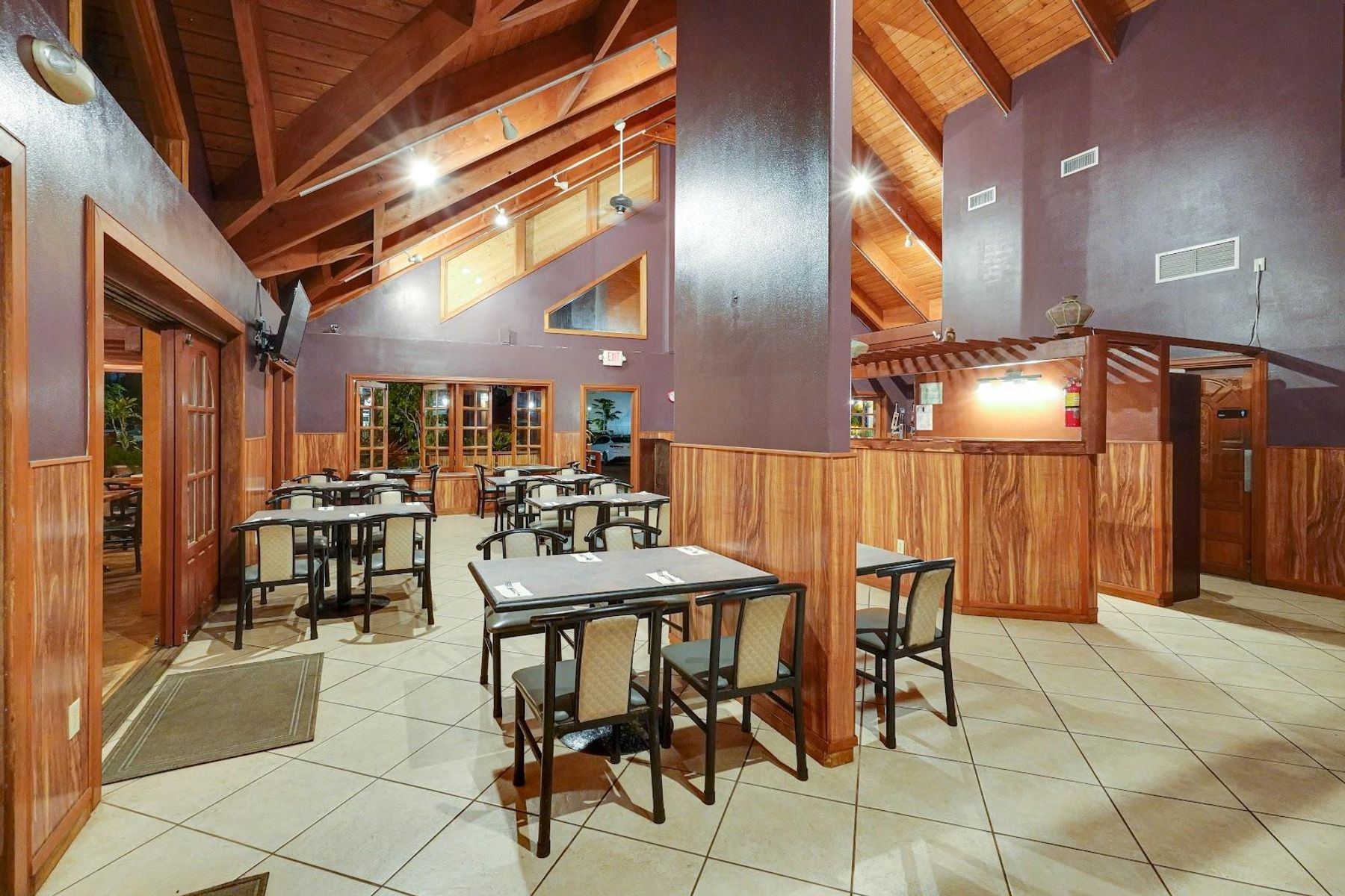 Taps & Hops Eatery restaurant in Kapaʻa, Kaua‘i