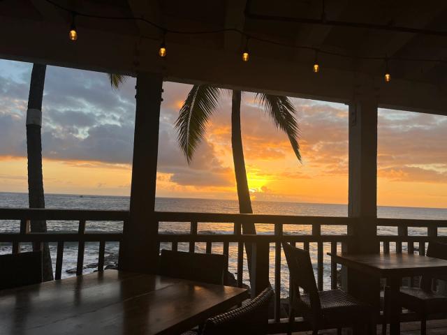 Papa Kona Restaurant & Bar at Sunset