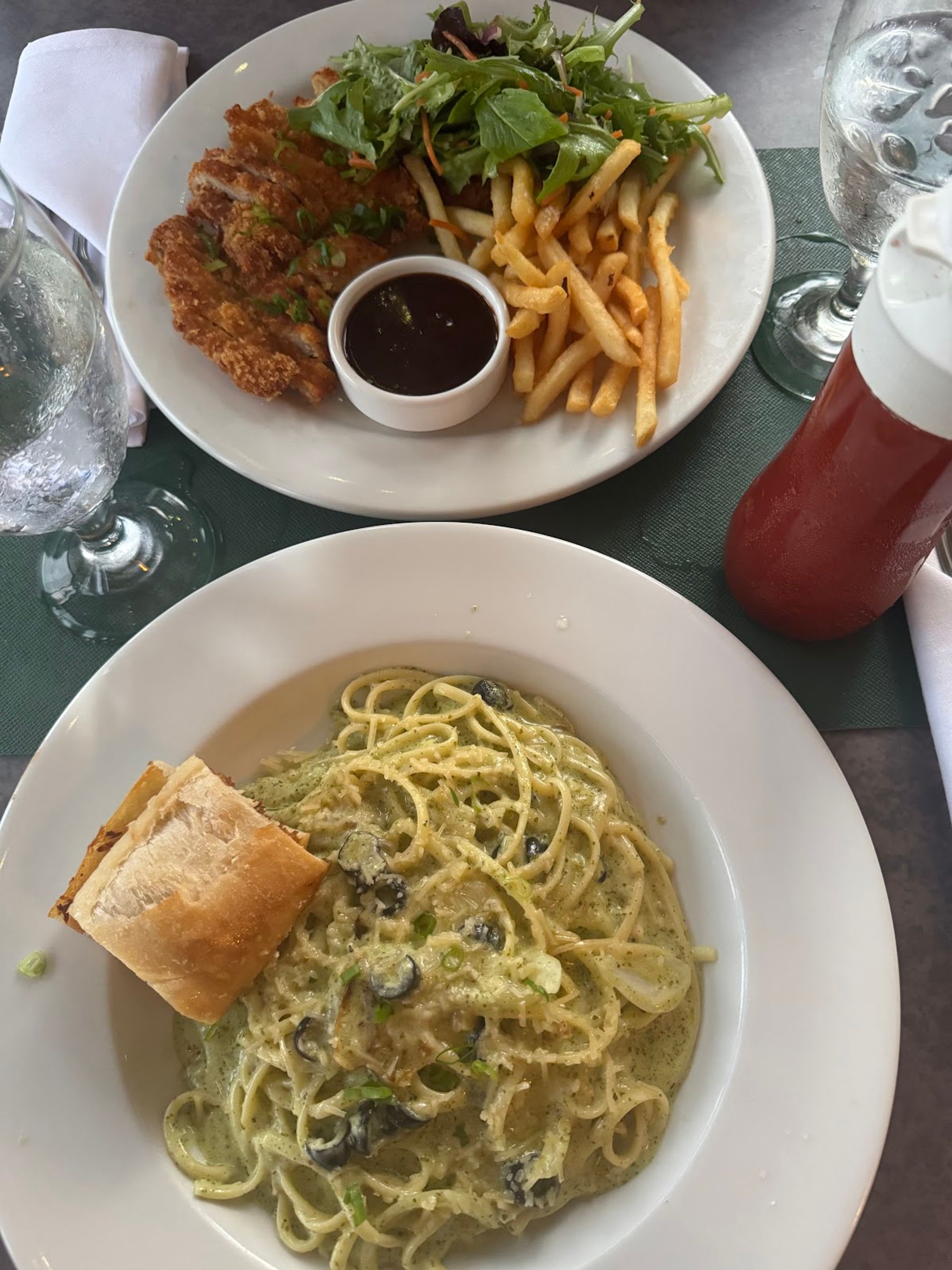 Photo 4 of Kaleo's Bar & Grill in Pāhoa, Big Island
