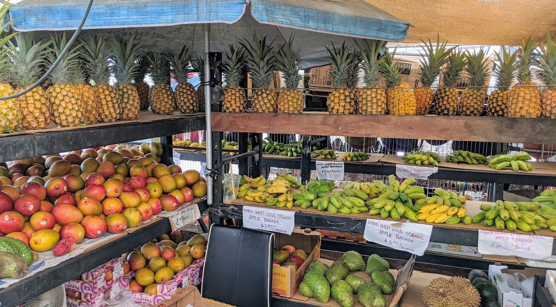 produce at the Kona Farmer's Market