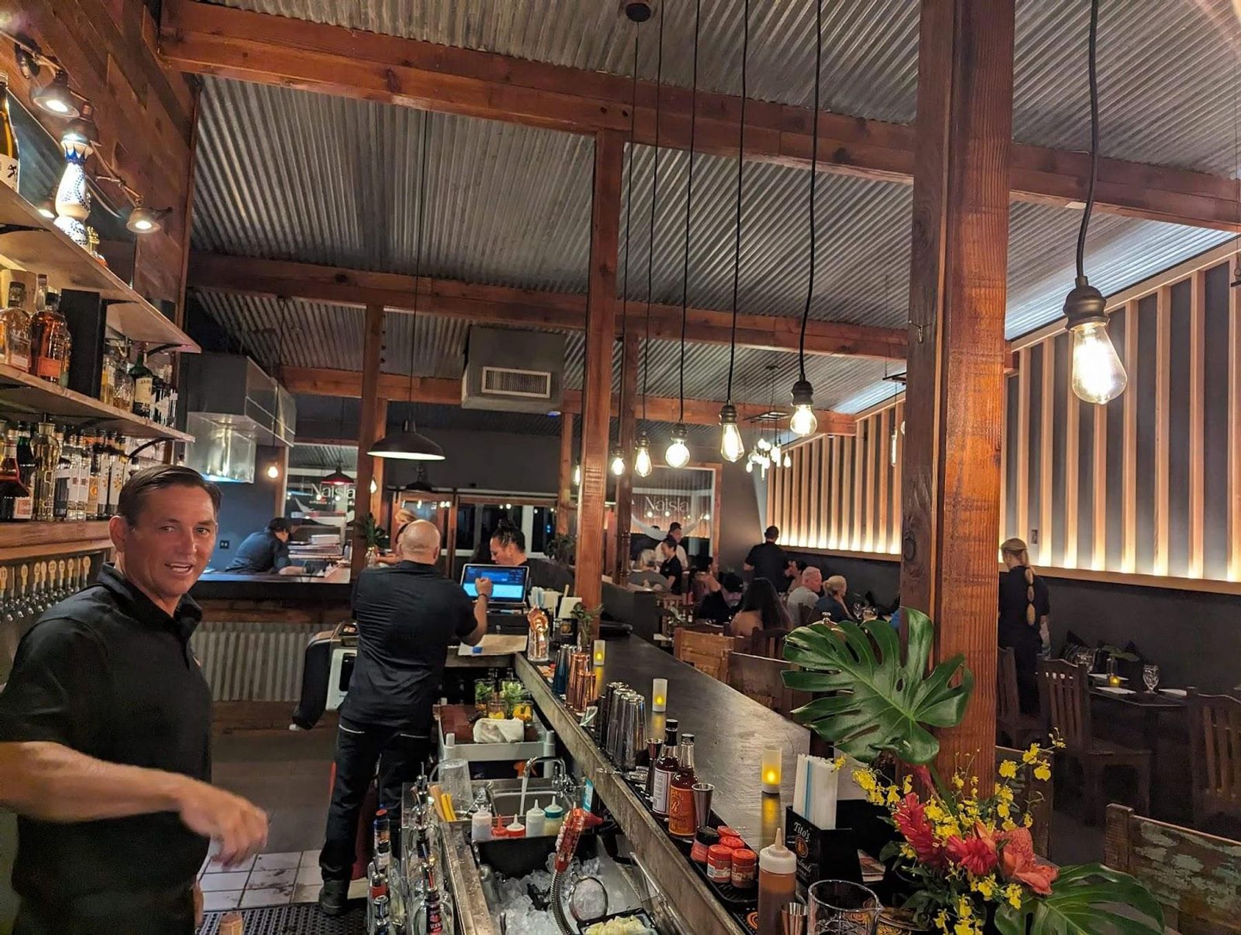 Naisla Kitchen and Cocktails restaurant in Kapaʻa, Kaua‘i