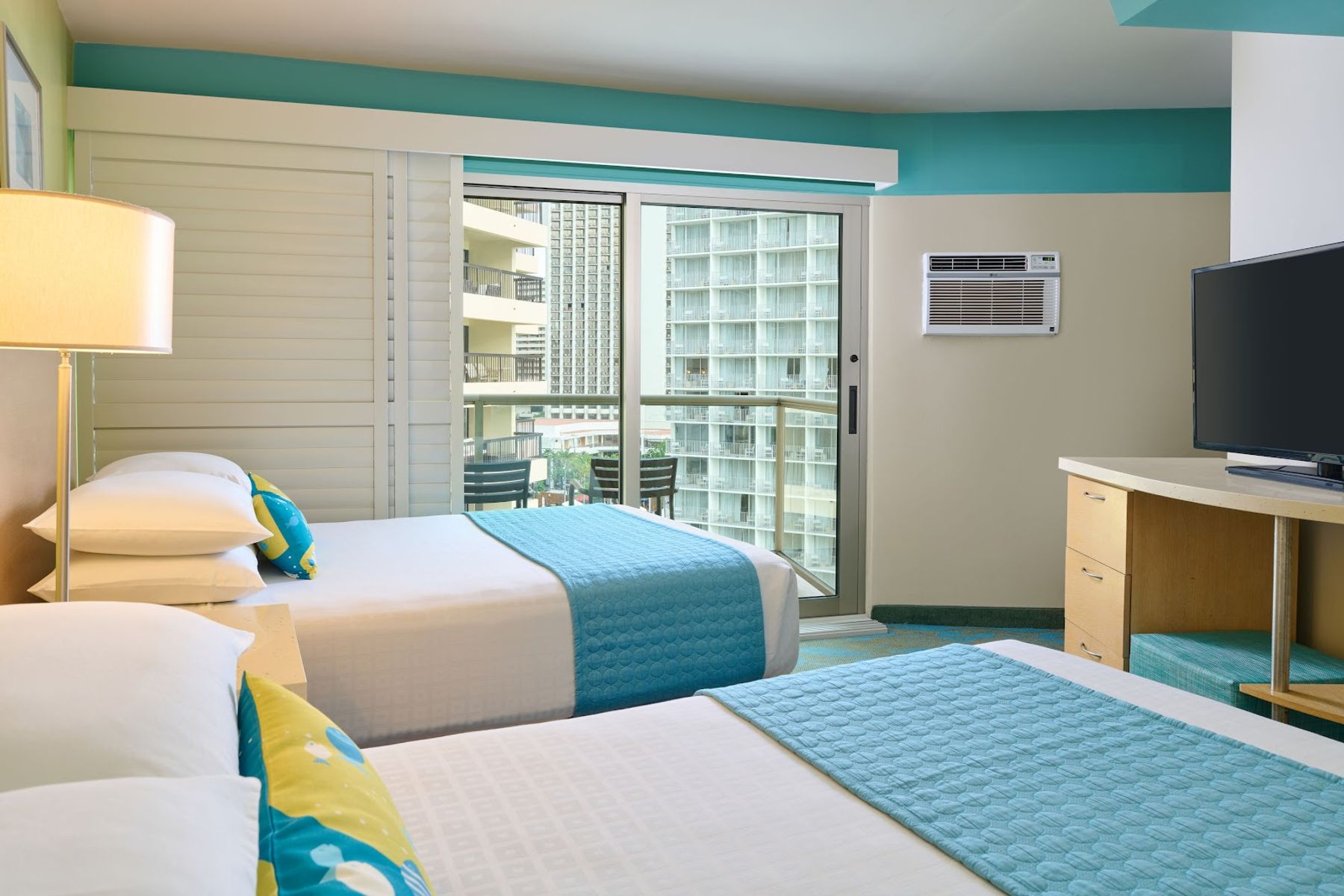 Photo 2 of Waikiki Circle Hotel in Waikīkī, Oahu