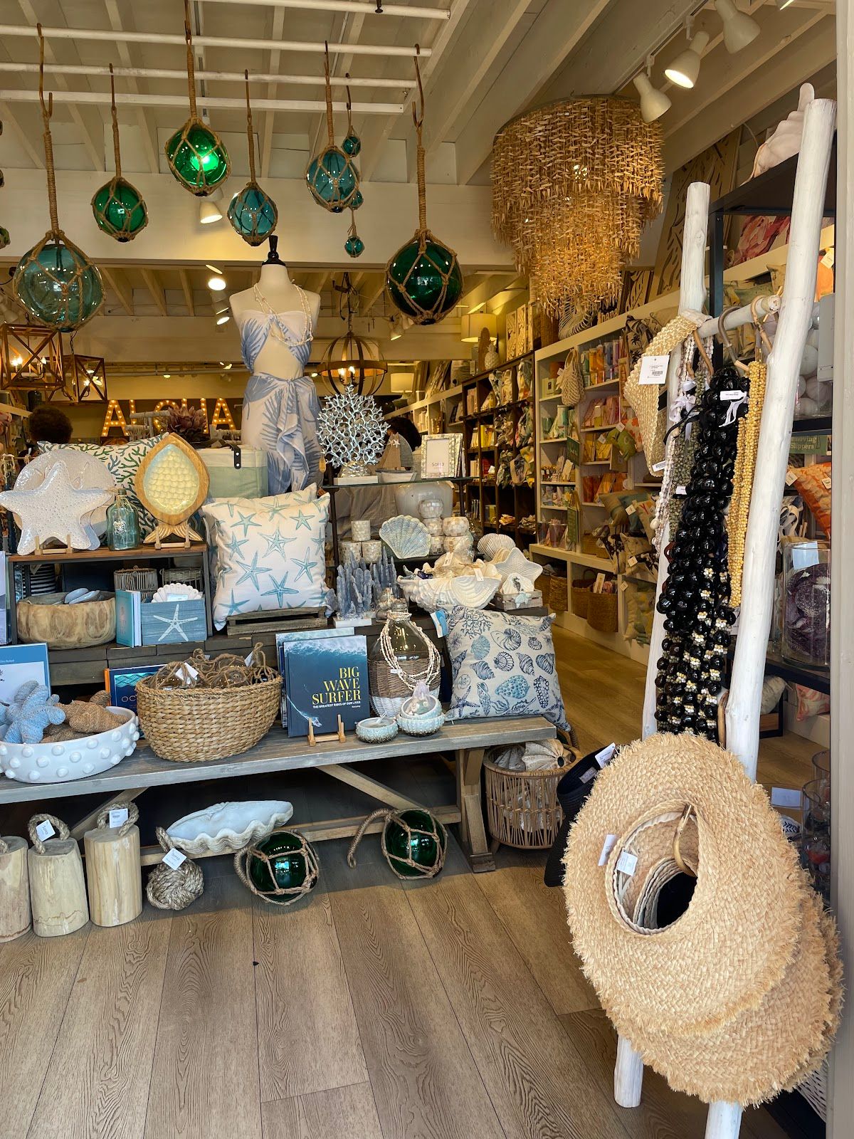 Photo 2 of North Shore Marketplace in Haleʻiwa, Oahu
