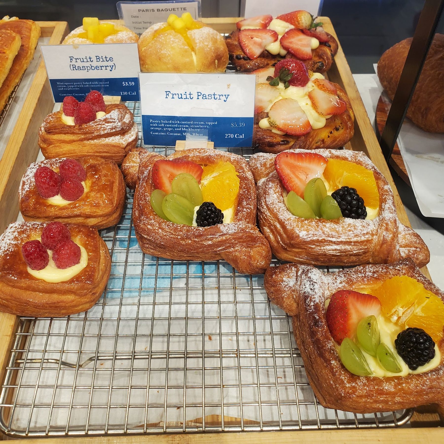 Photo 4 of Paris Baguette in Downtown, Chinatown & Kakaʻako, Oahu