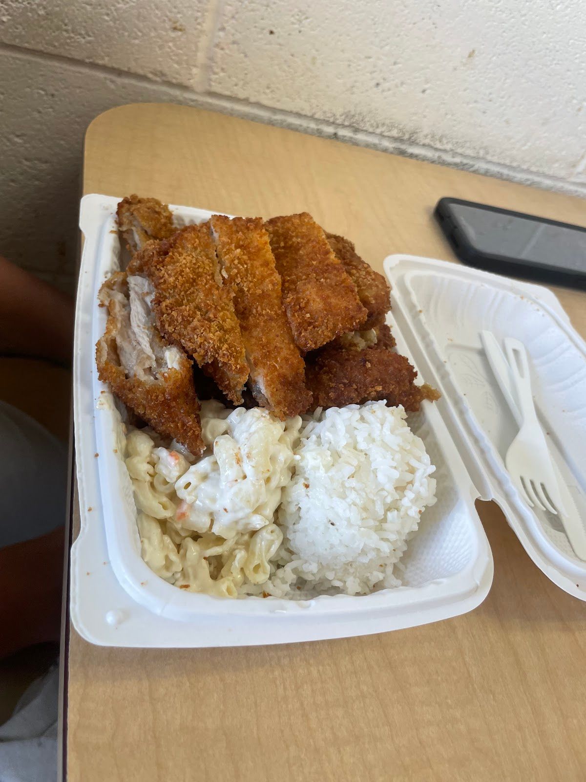 Photo 6 of L & R Drive Inn in Kāneʻohe, Oahu