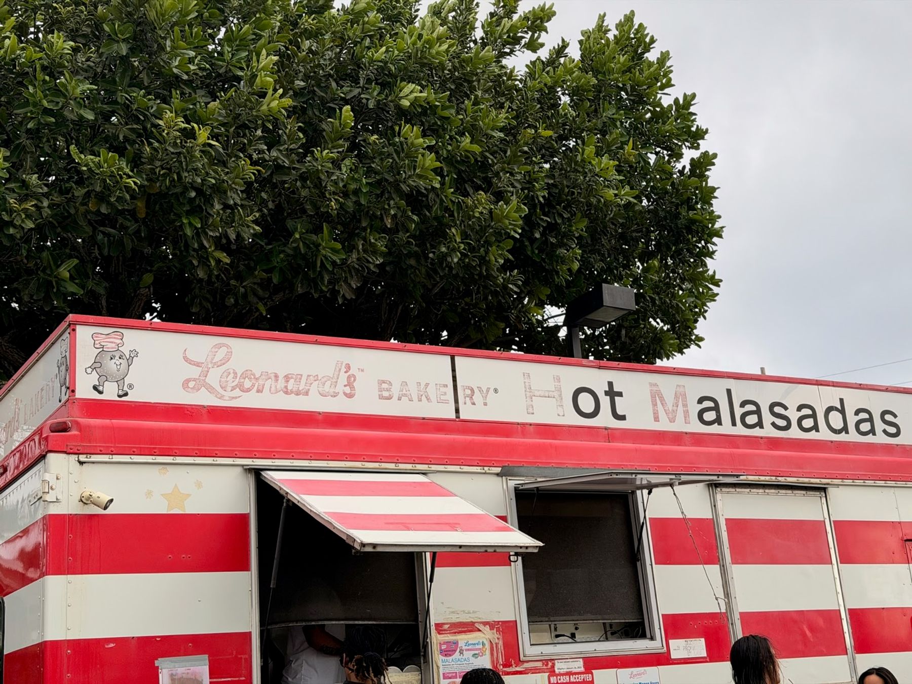 Photo 5 of Leonard's Bakery Malasada Truck in Hawaiʻi Kai & East Honolulu, Oahu