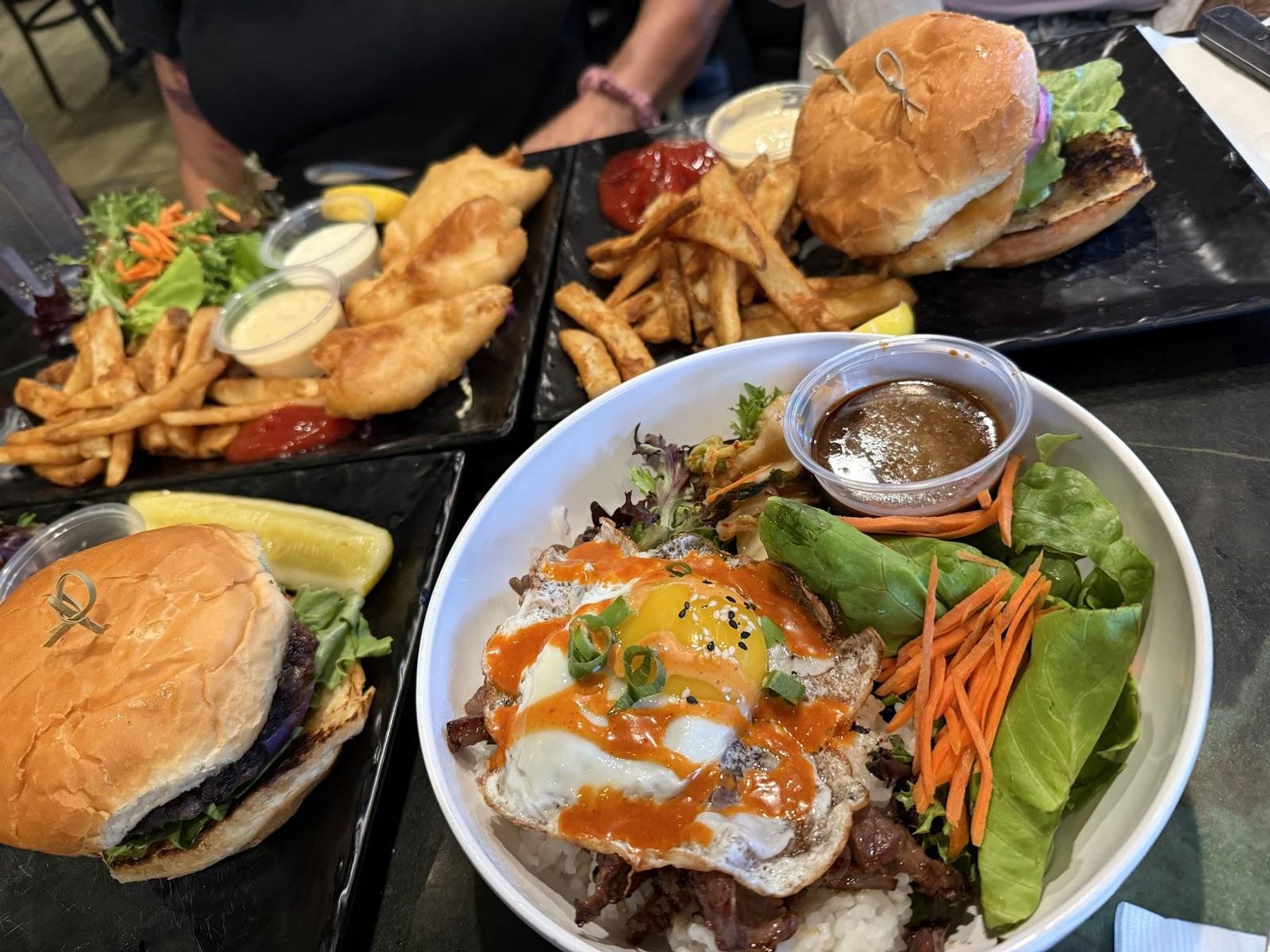 Rob's Good Times Grill restaurant in Lihue, Kaua‘i photo 6