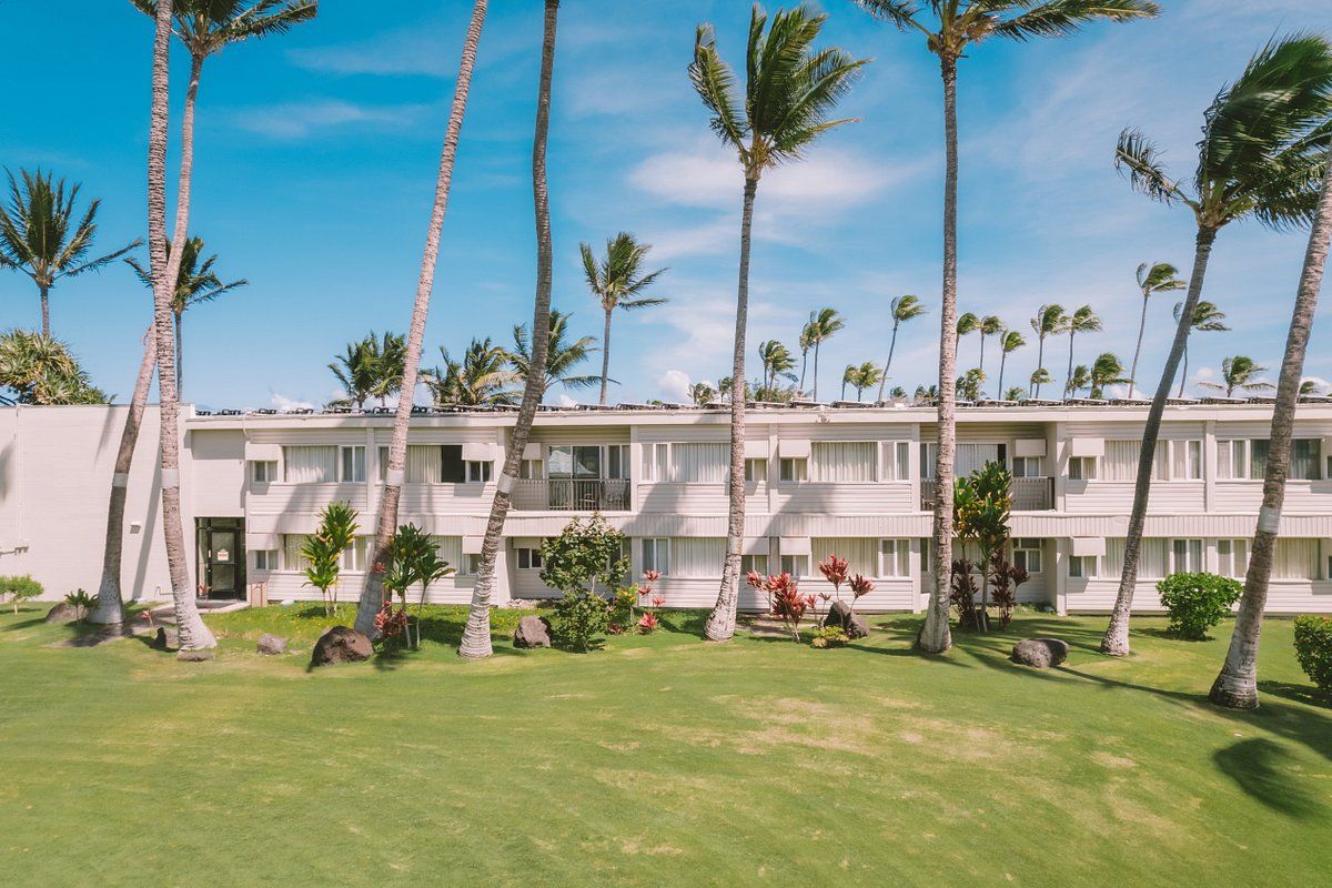 Photo 10 of Maui Beach Hotel in Kahului, Maui
