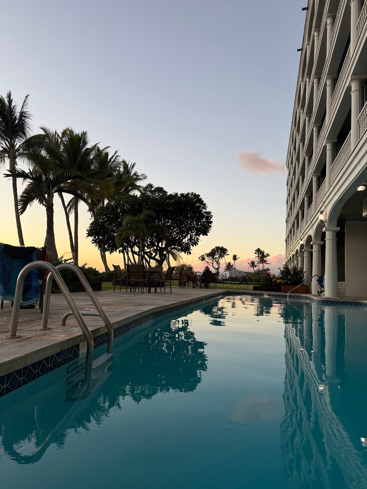 Photo 2 of Lahaina Shores Beach Resort in Lāhainā, Maui
