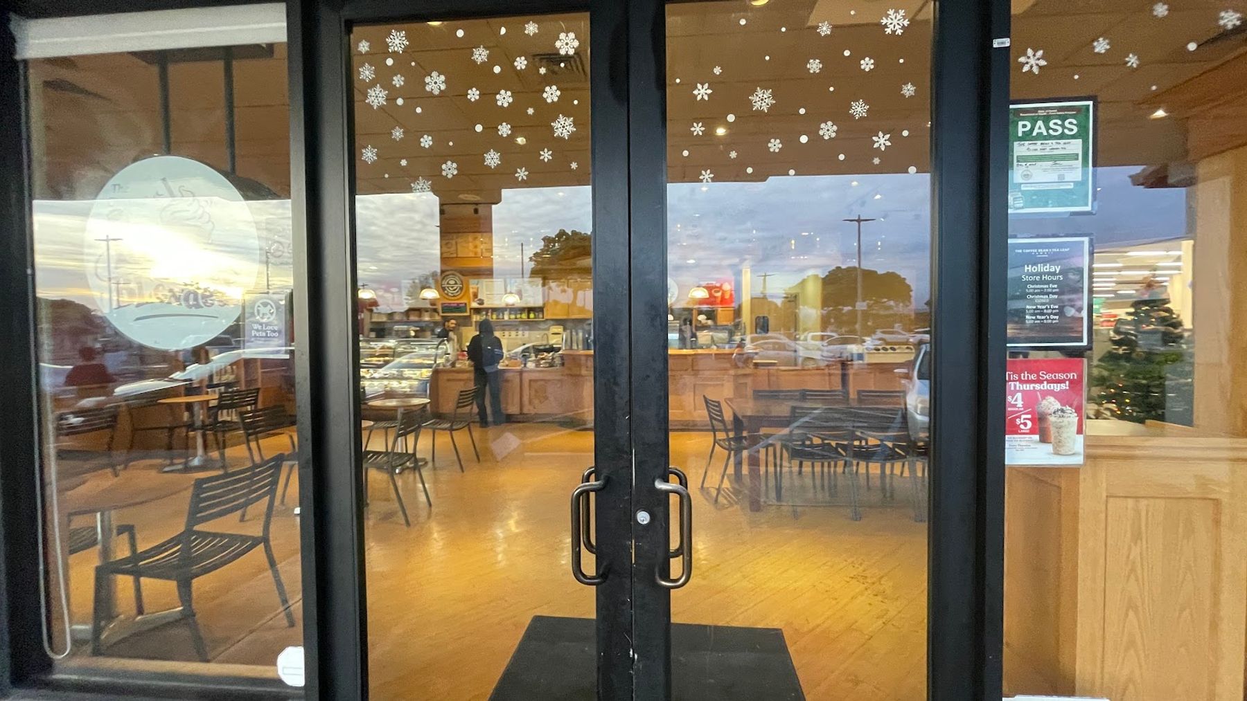 Photo 5 of The Coffee Bean & Tea Leaf Ewa Beach in ʻEwa Beach, Oahu