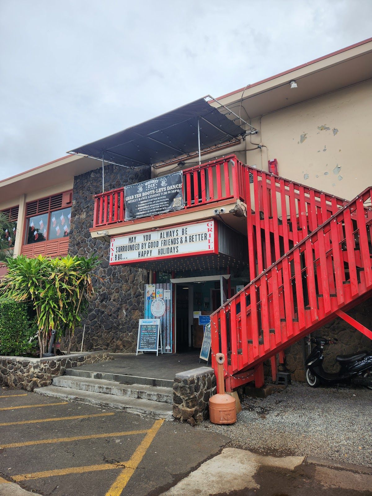 Photo 4 of Dixie Grill BBQ & Crab Shack in Pearl Harbor & ʻAiea, Oahu