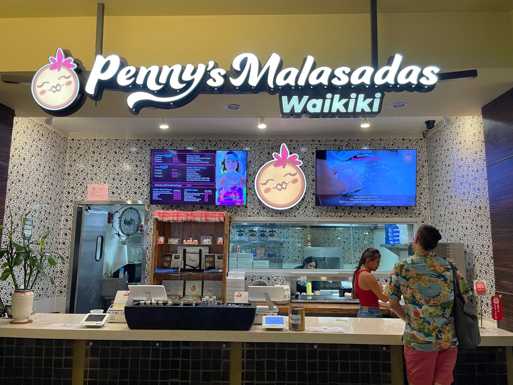 Photo 6 of Penny's Waikiki Malasadas in Waikīkī, Oahu