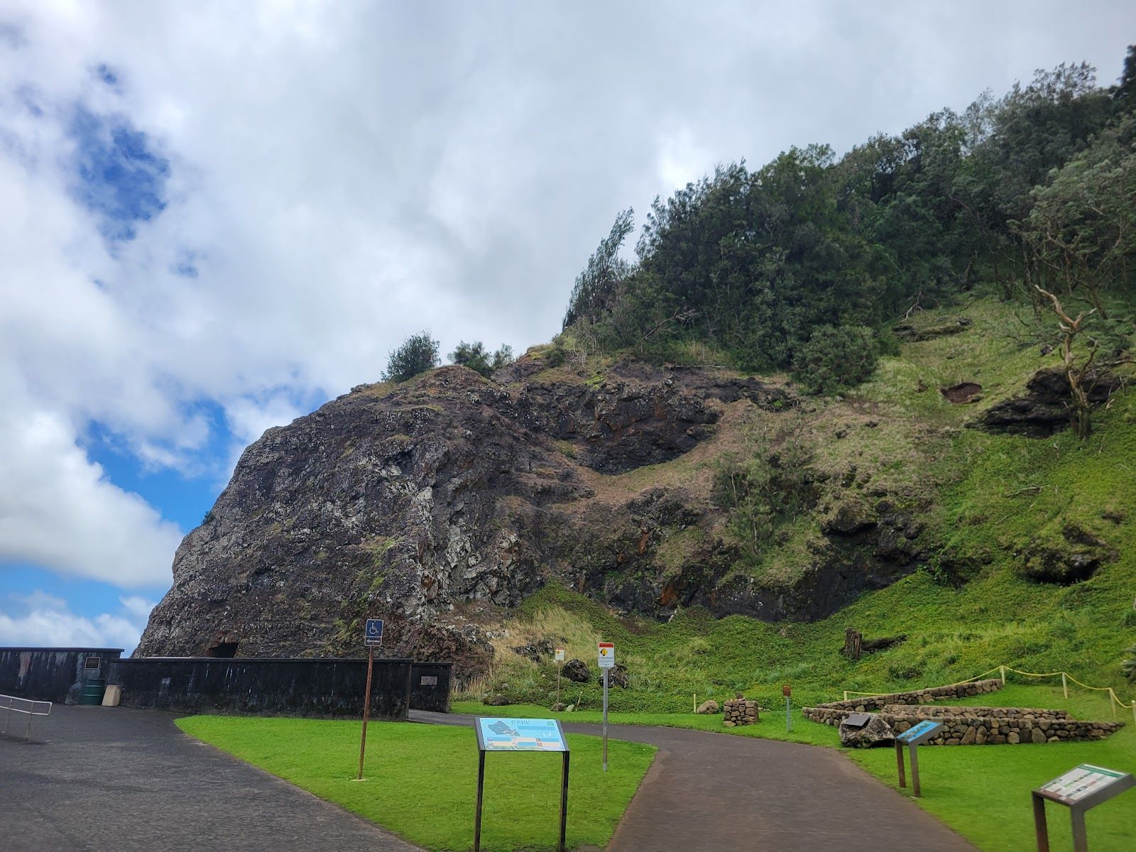 Photo 9 of Nuʻuanu Pali Lookout in Mānoa, Makiki & Nuʻuanu, Oahu