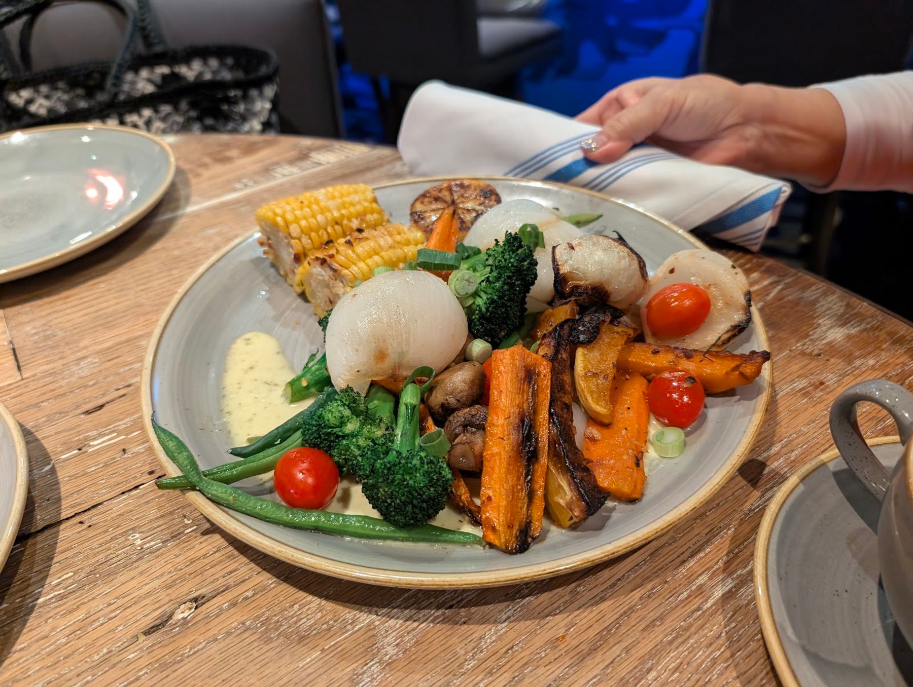 Photo 5 of Moku Kitchen in Downtown, Chinatown & Kakaʻako, Oahu