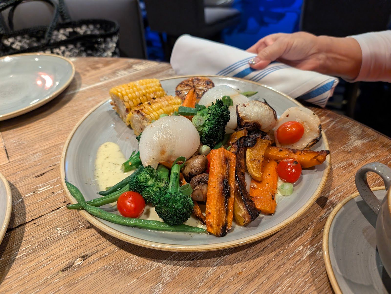 Photo 5 of Moku Kitchen in Downtown, Chinatown & Kakaʻako, Oahu