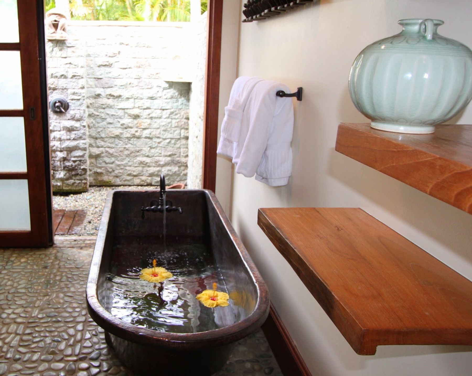 Photo 3 of Ho'oilo House Bed and Breakfast in Lāhainā, Maui