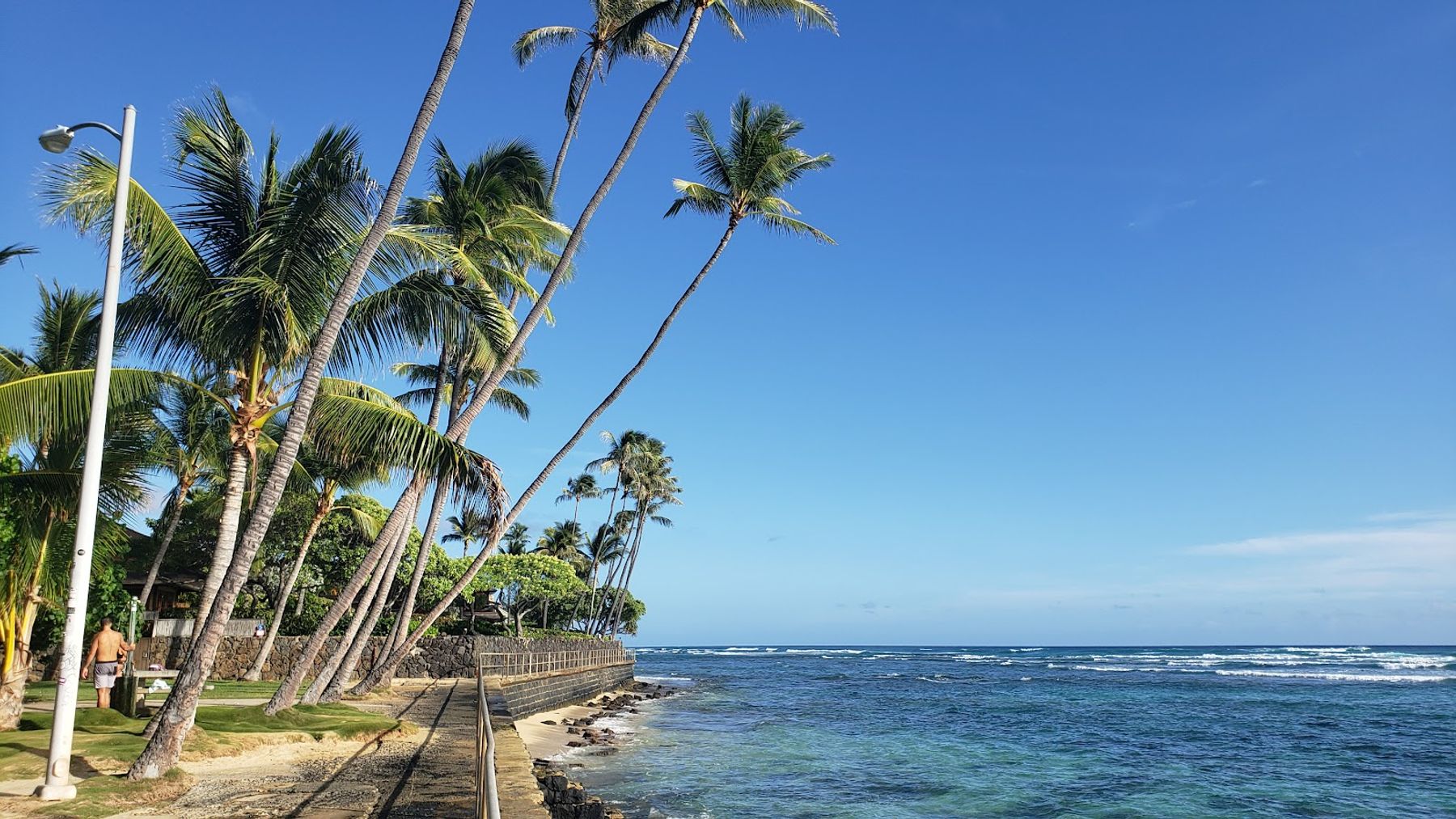Photo 2 of Mākālei Beach Park in Diamond Head & Kapahulu, Oahu
