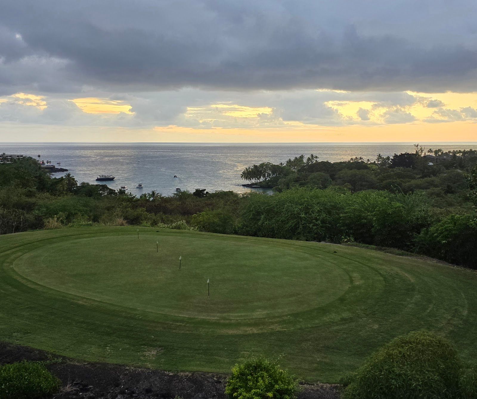 Photo 1 of Aloha vista bar and grill in Kailua-Kona, Big Island