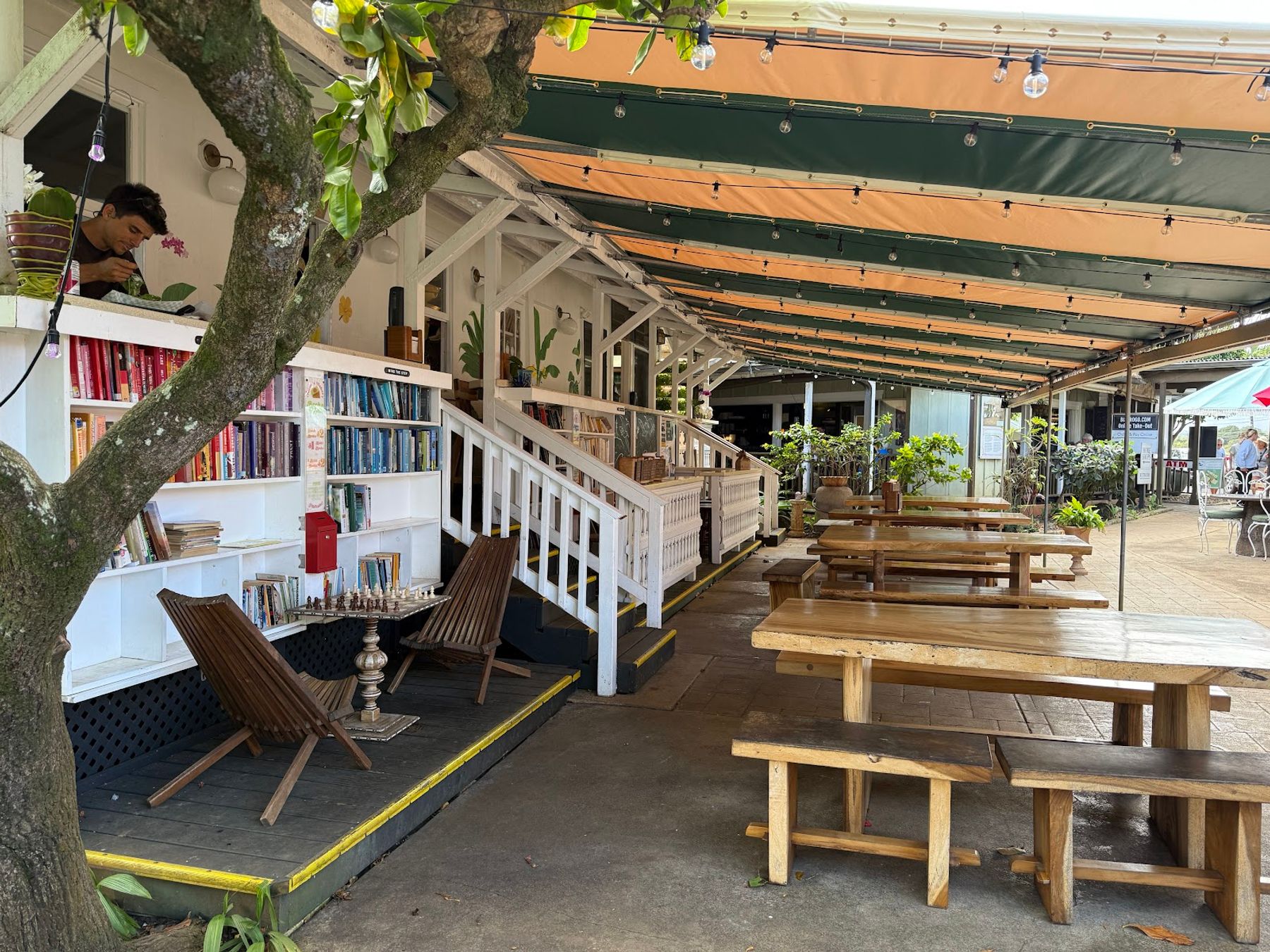 Kilauea Bakery & Pizzeria restaurant in Kīlauea, Kaua‘i photo 4